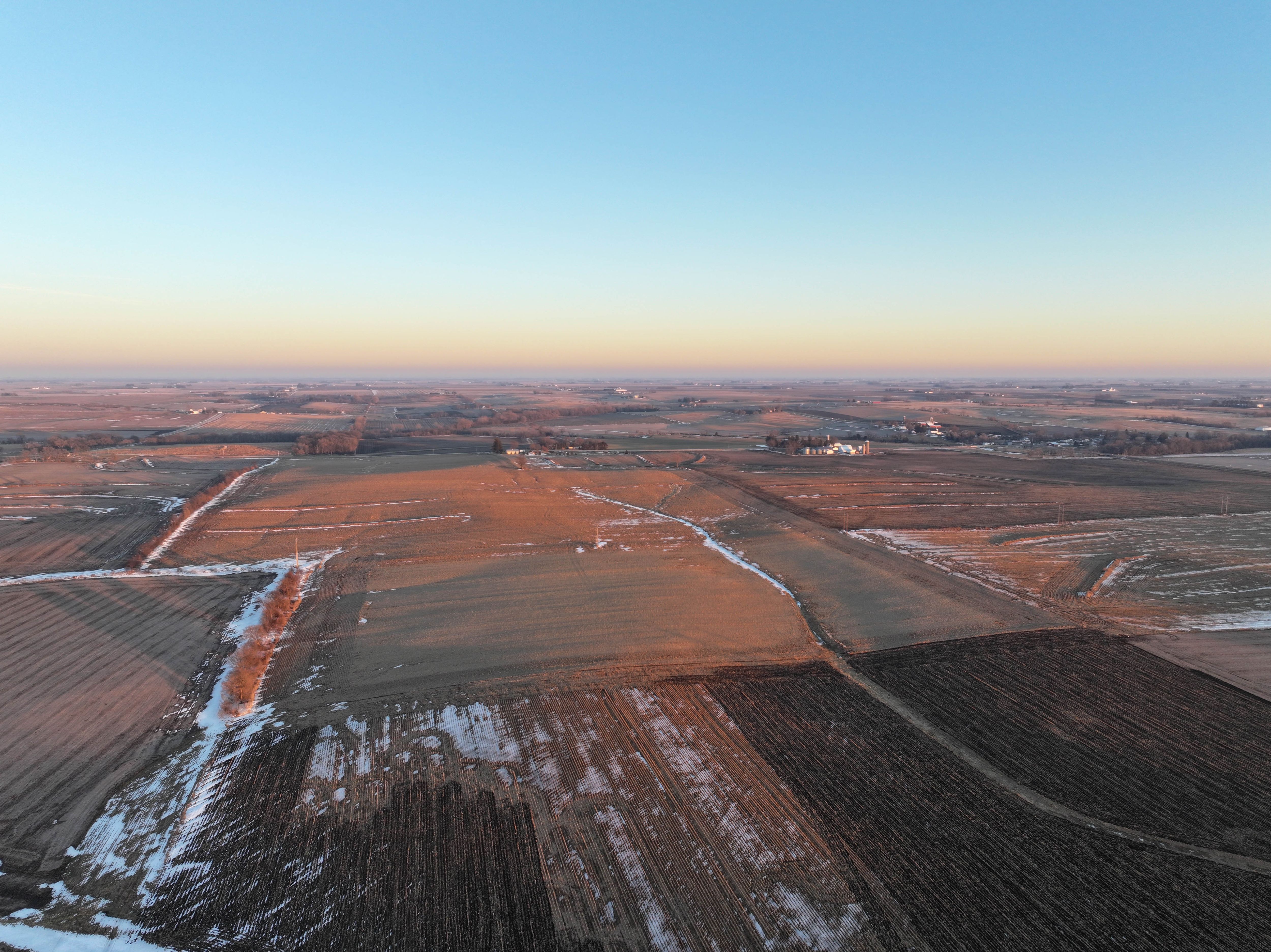 Listing Photo: DJI_20260107164132_0061_D