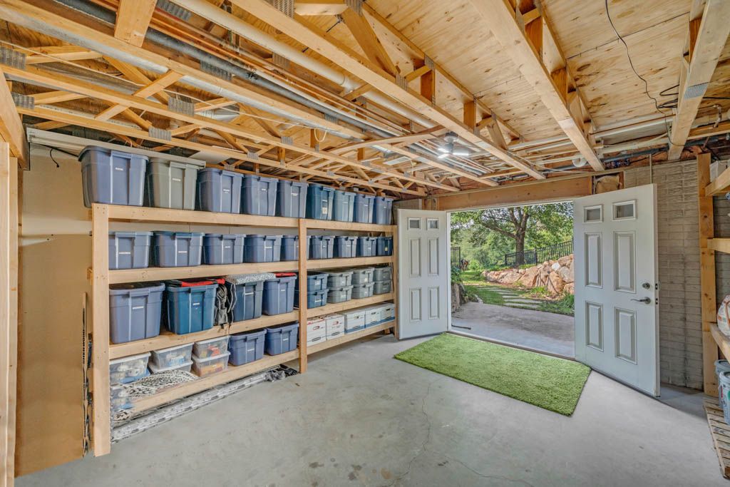 Listing Photo: 24