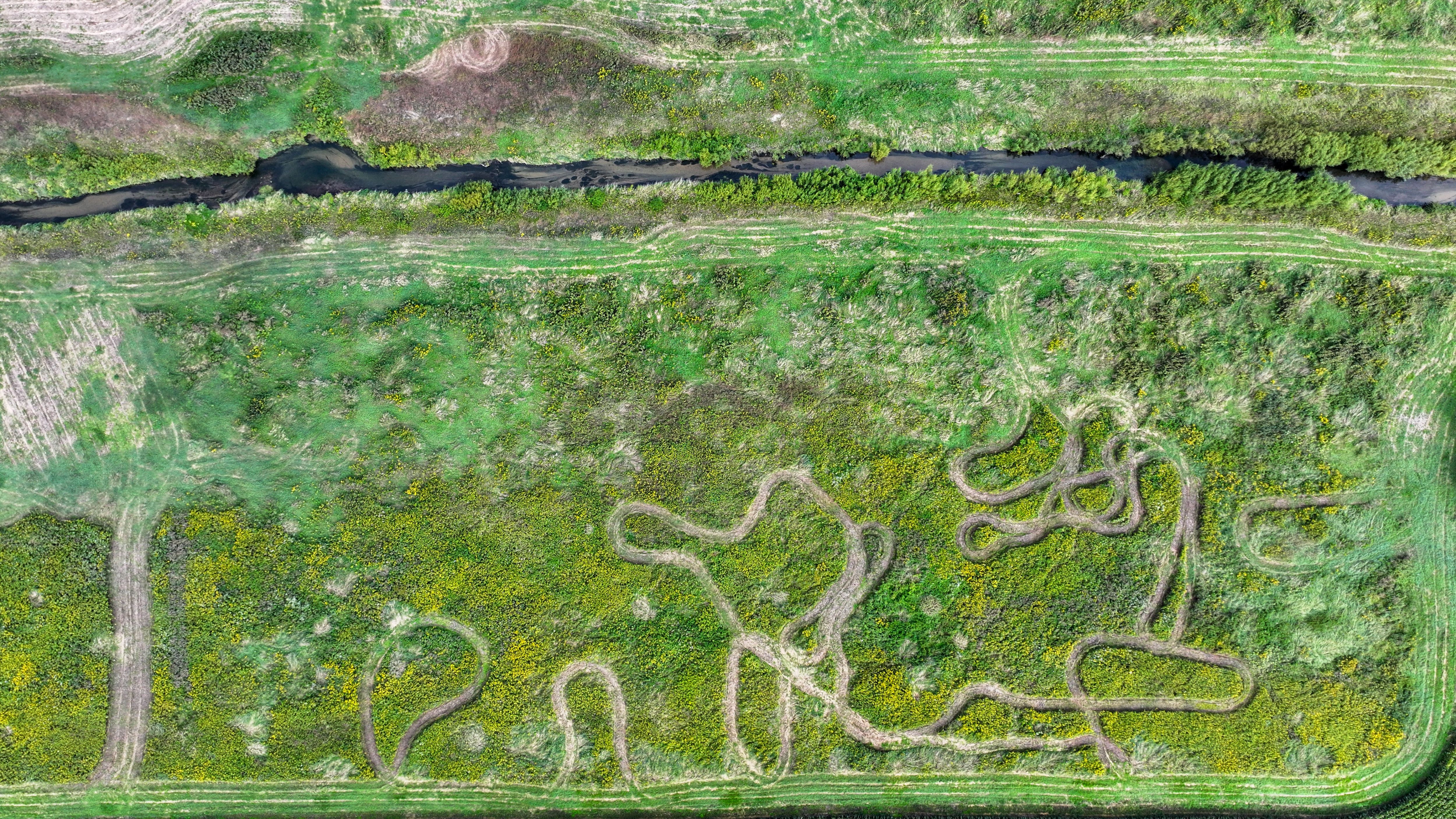 Listing Photo: DJI_20250908111401_0247_D