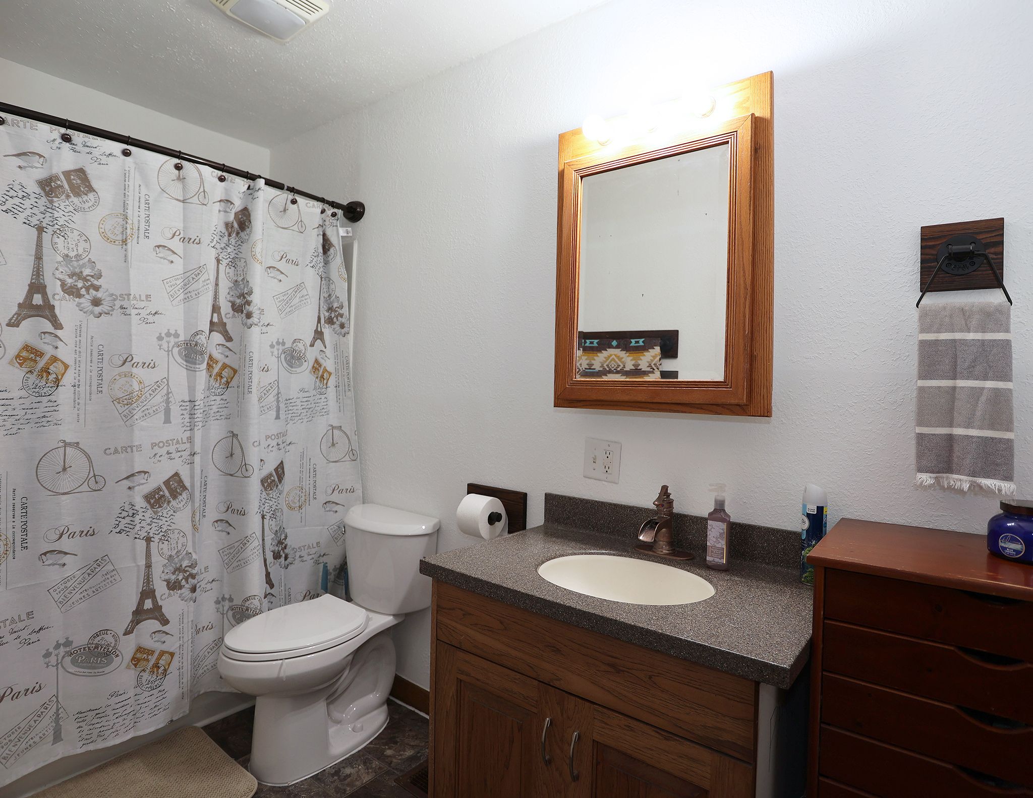 Listing Photo: 3D8A3685
