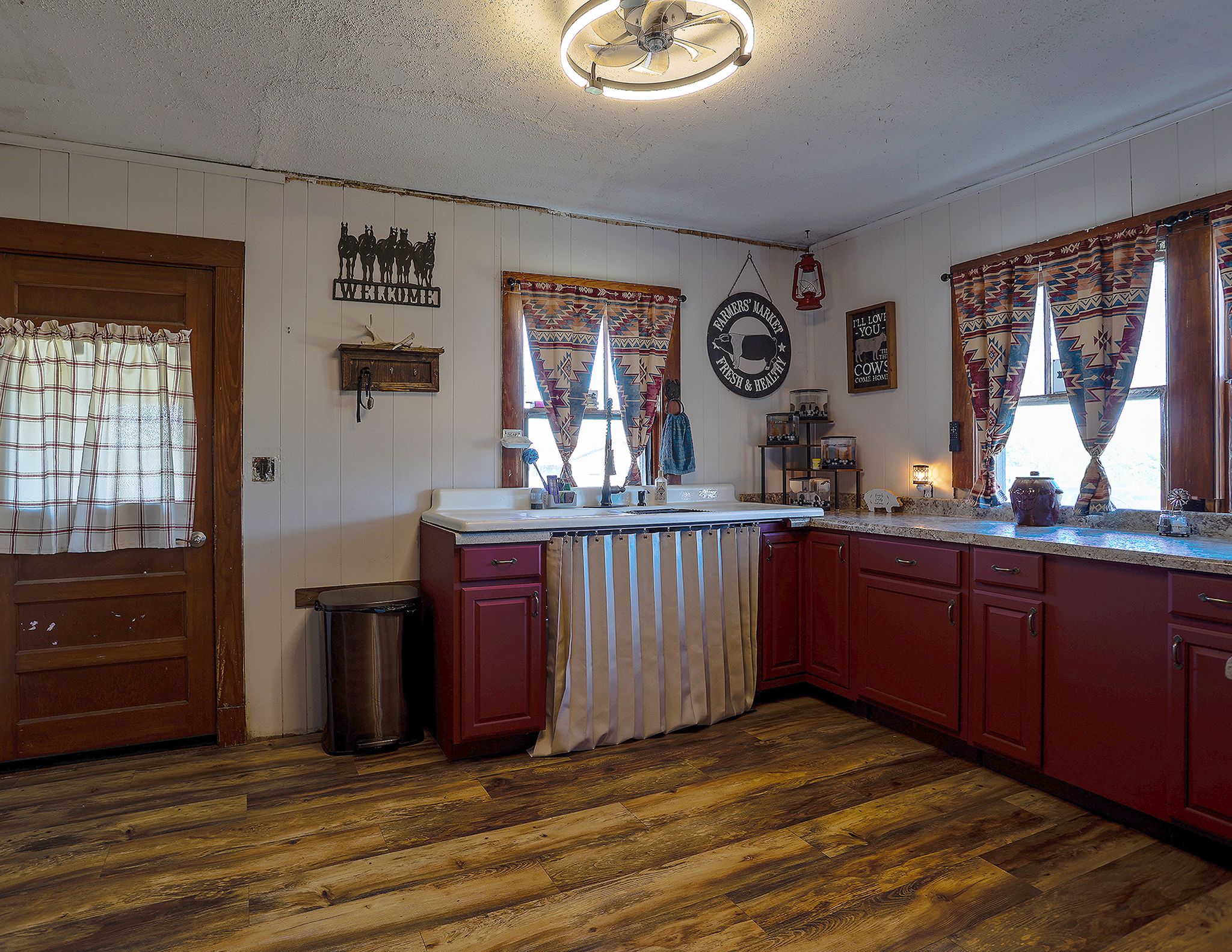 Listing Photo: 3D8A3702-HDR