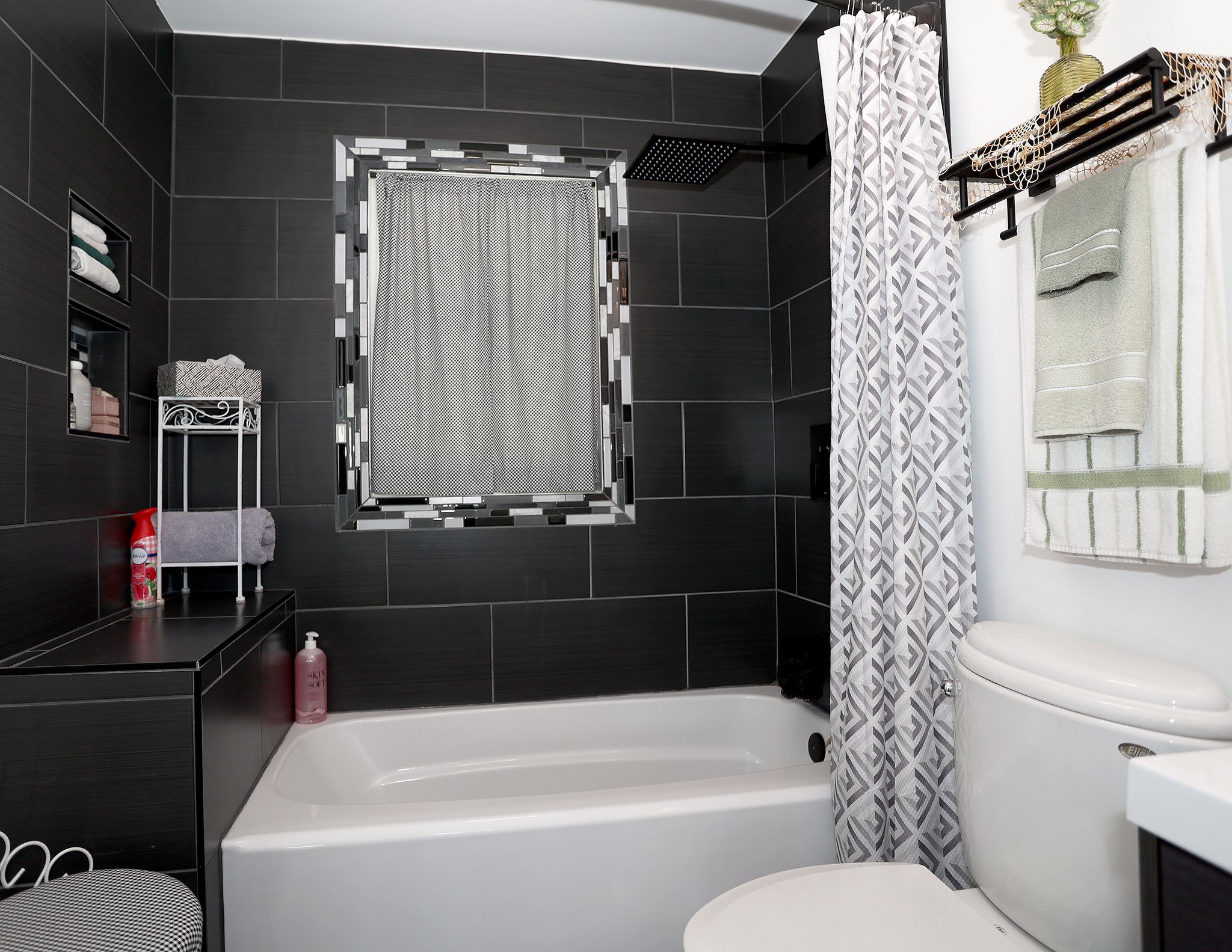 Listing Photo: 3D8A4208