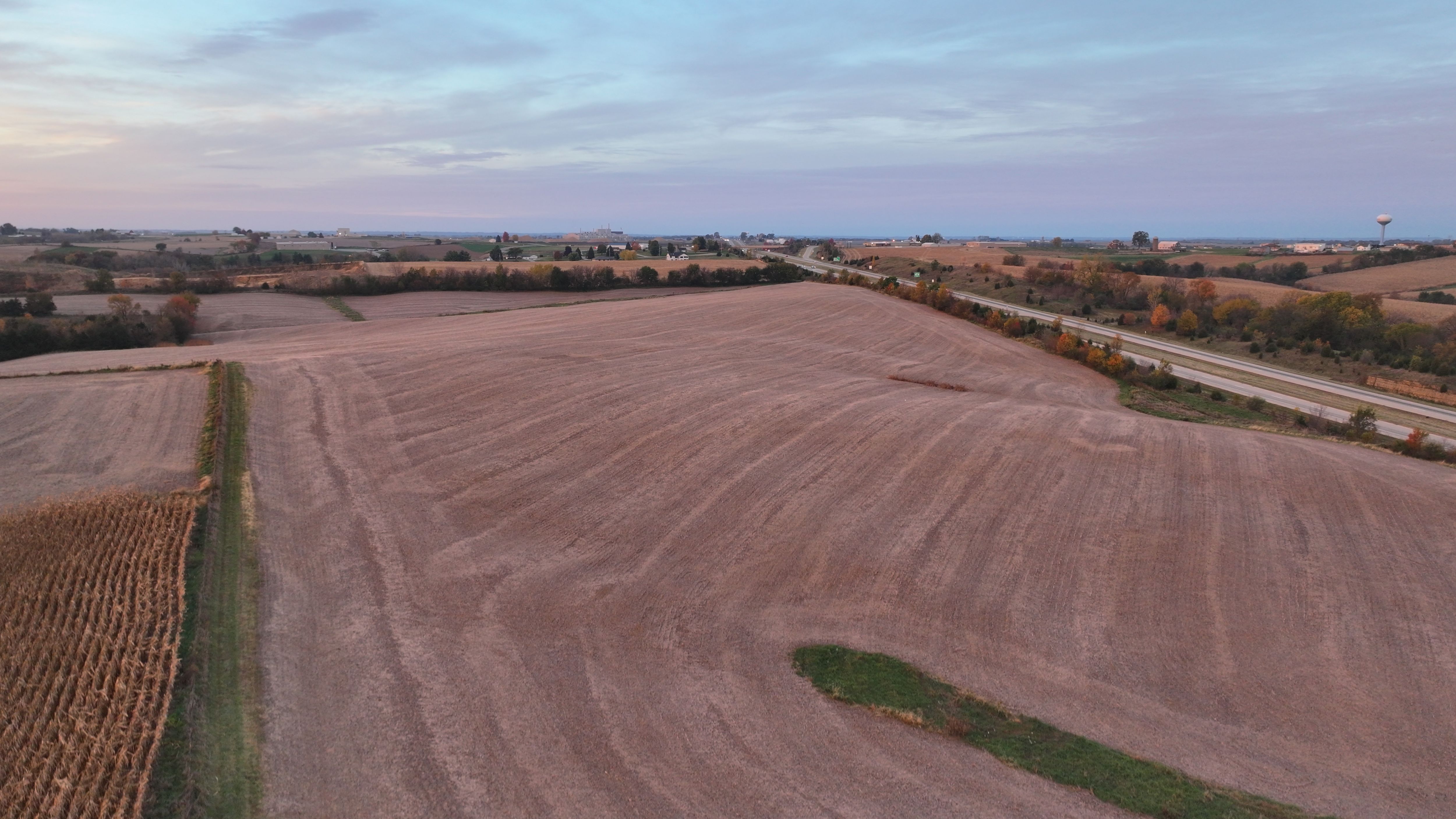 Listing Photo: DJI_20251028073224_0158_D