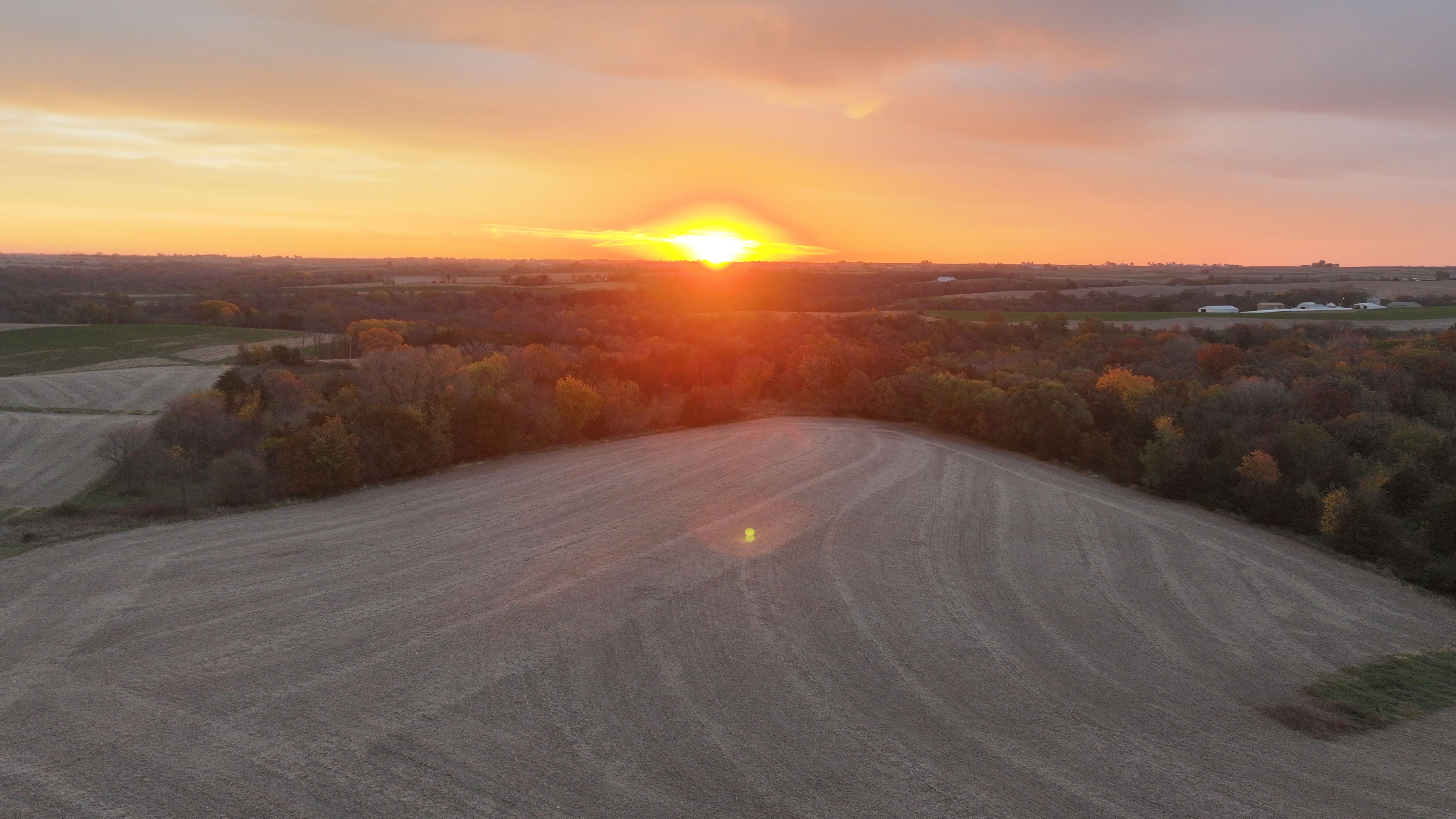 Listing Photo: DJI_20251028073517_0170_D