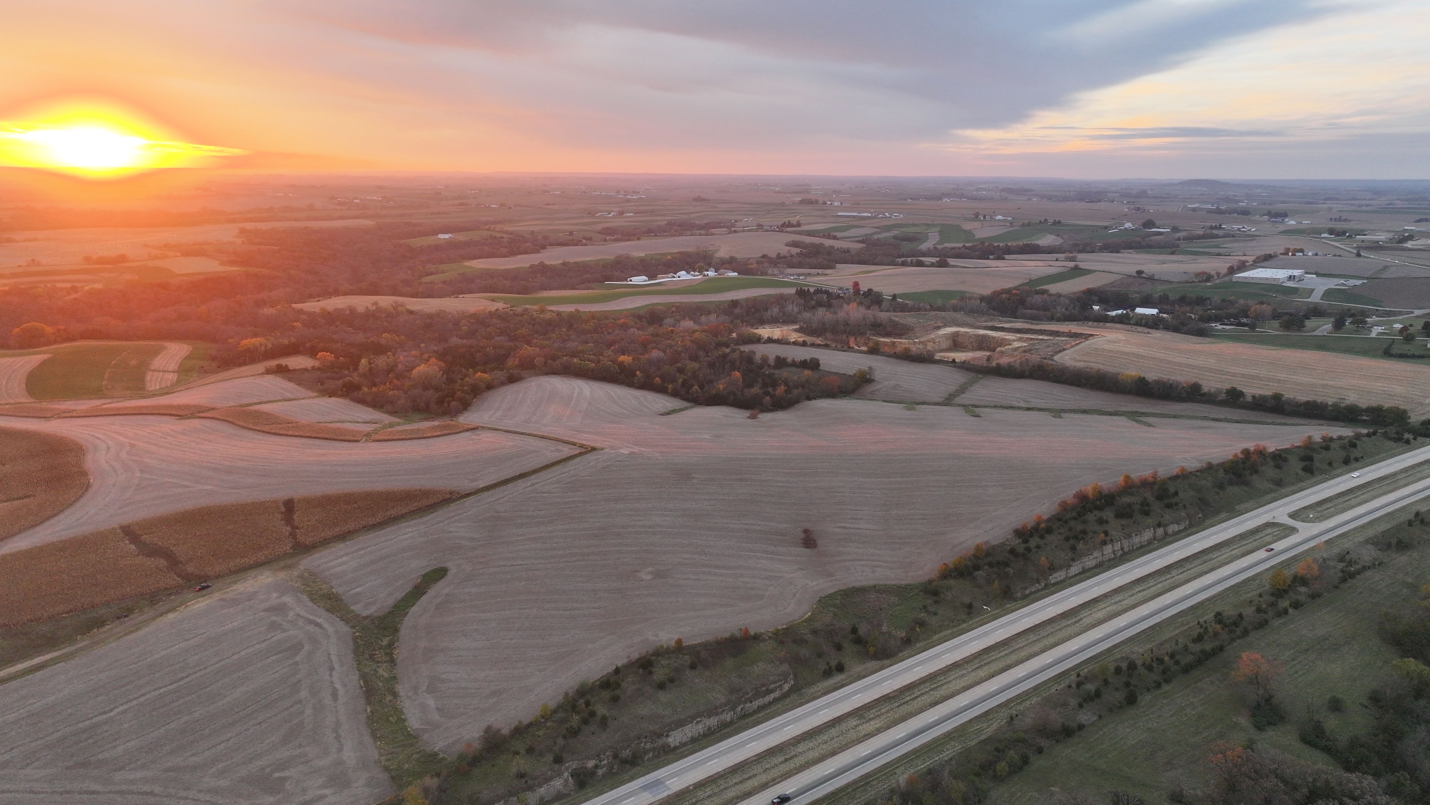 Listing Photo: DJI_20251028073704_0182_D