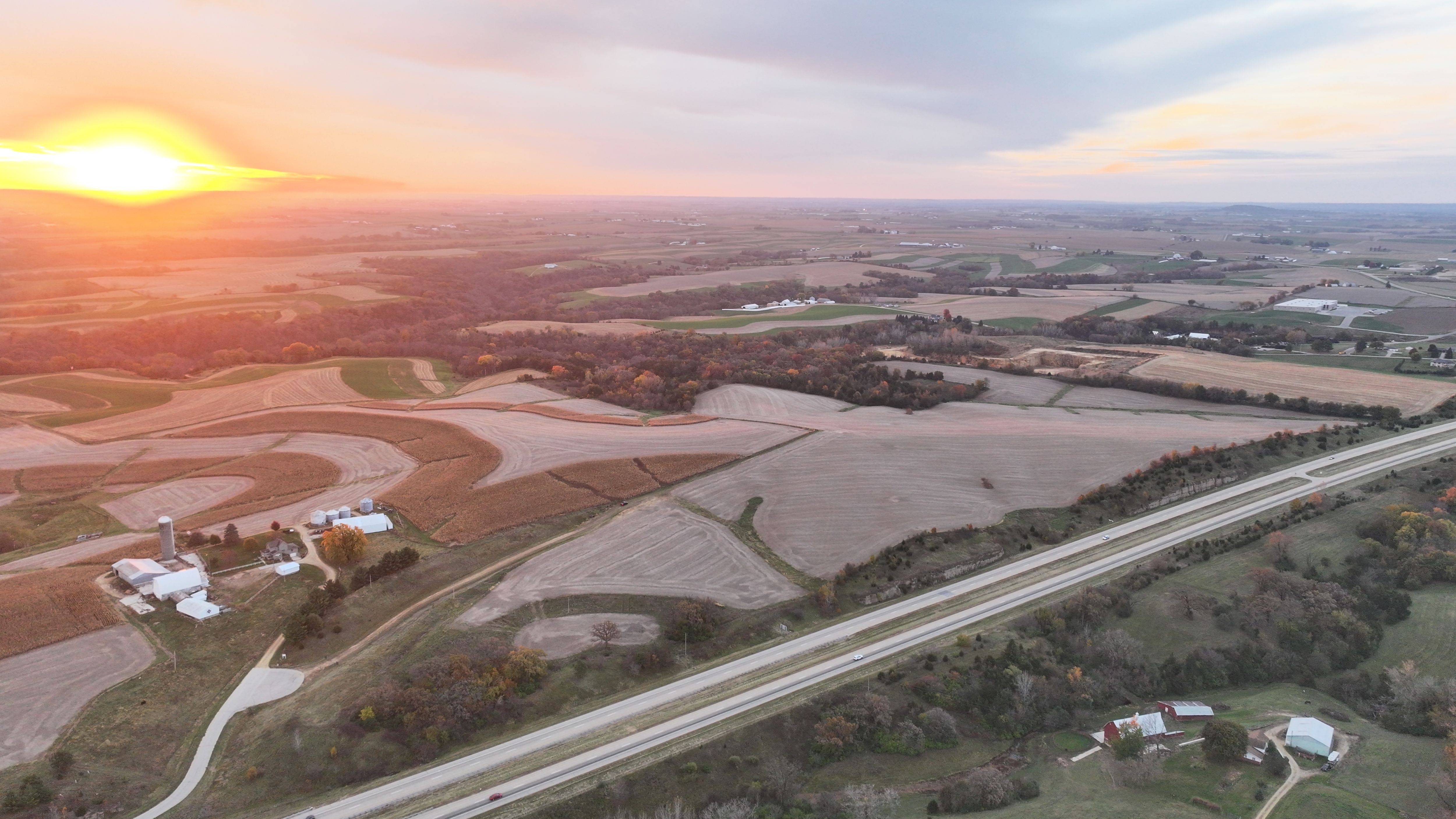 Listing Photo: DJI_20251028073733_0184_D