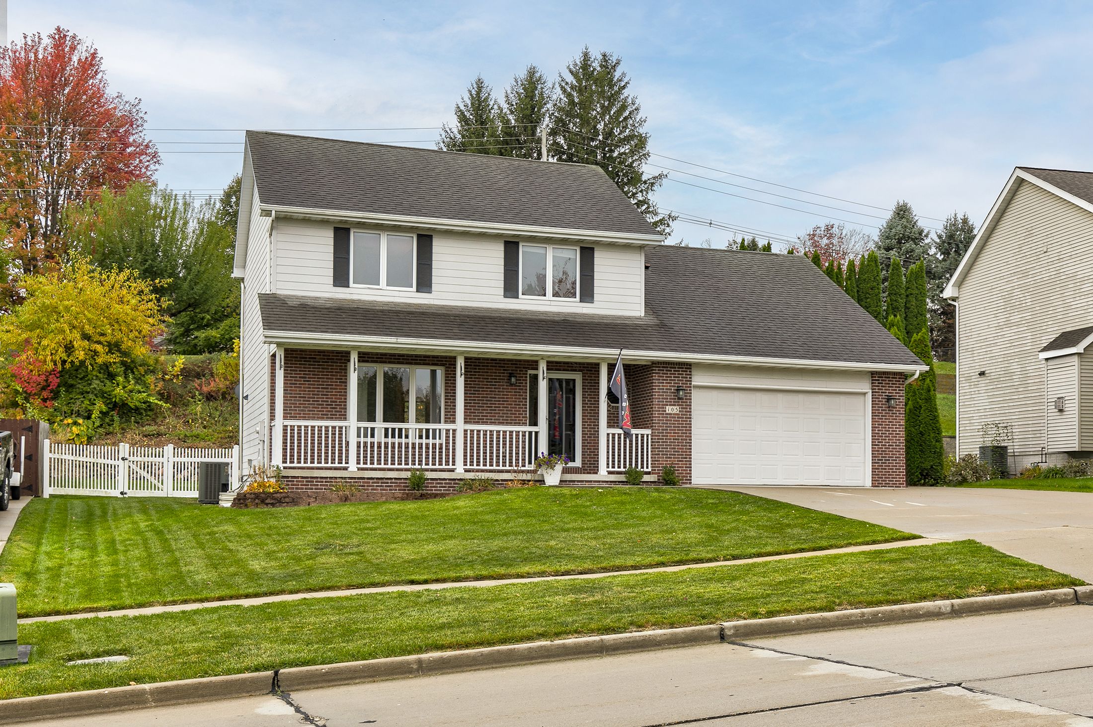 Listing Photo: 02-IMG_0995_6_7