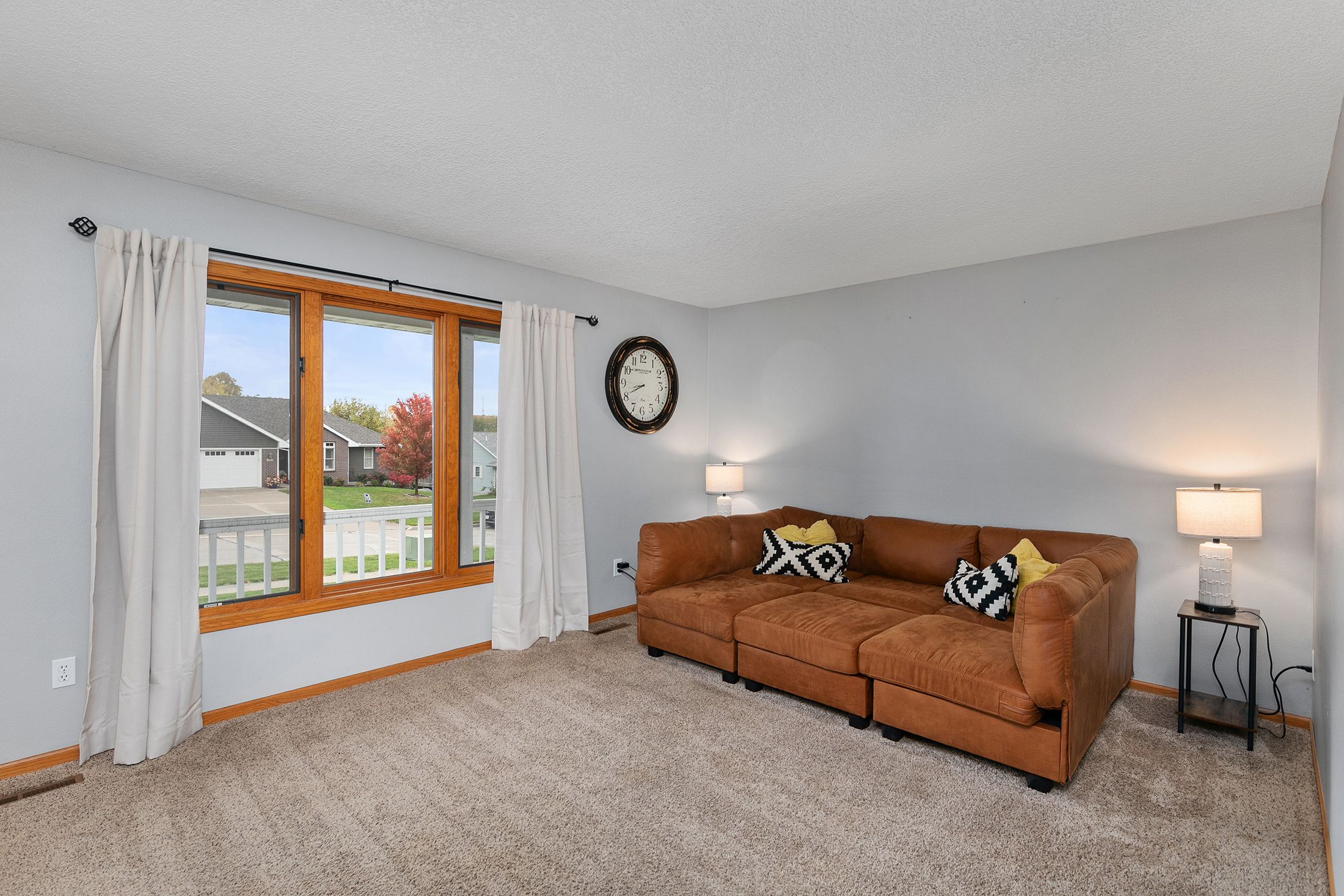 Listing Photo: 11-IMG_1043