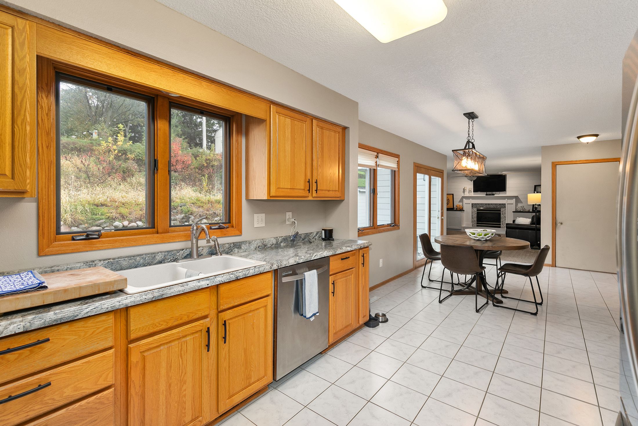 Listing Photo: 15-IMG_1062