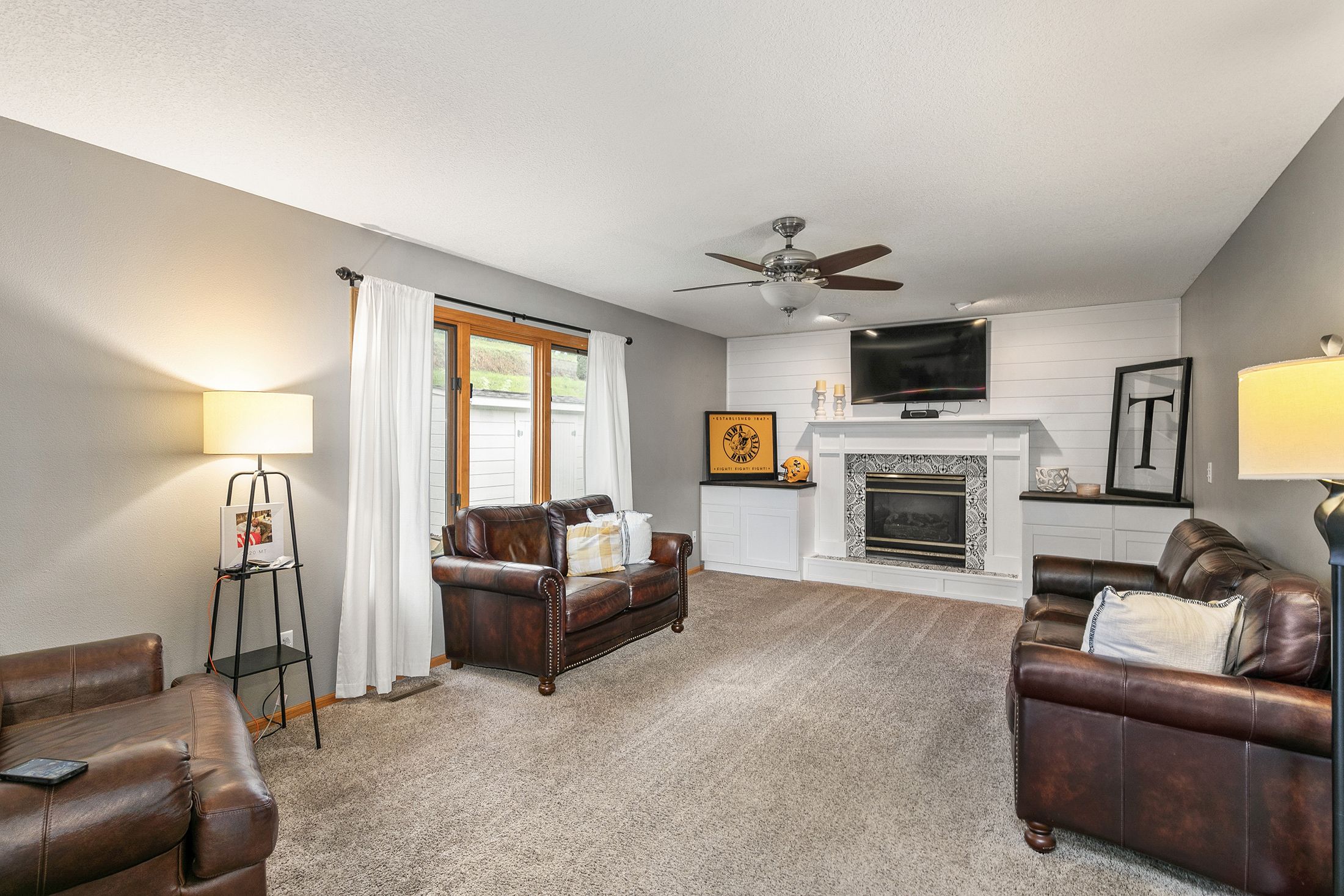 Listing Photo: 19-IMG_1085