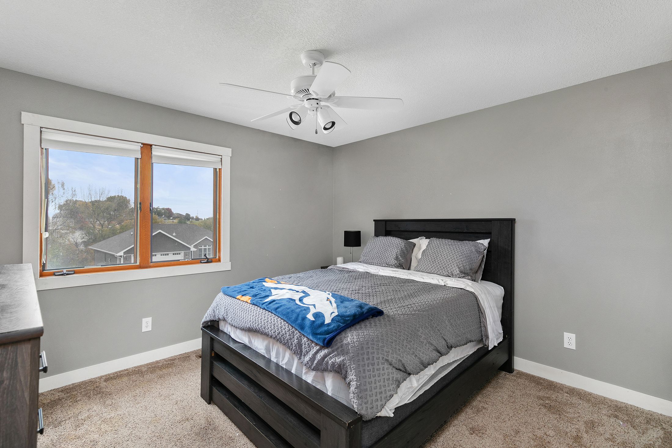 Listing Photo: 22-IMG_1107