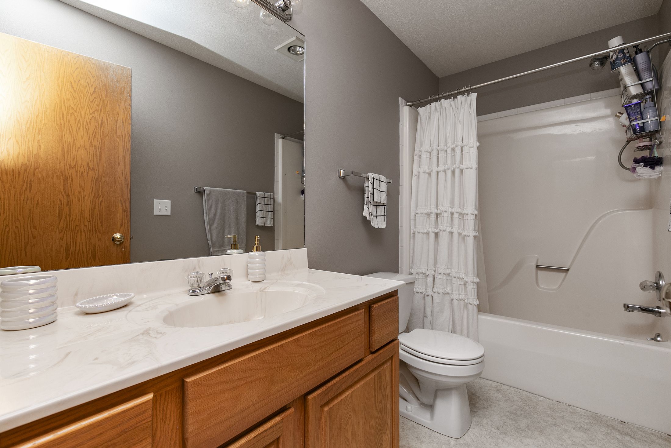 Listing Photo: 24-IMG_1127