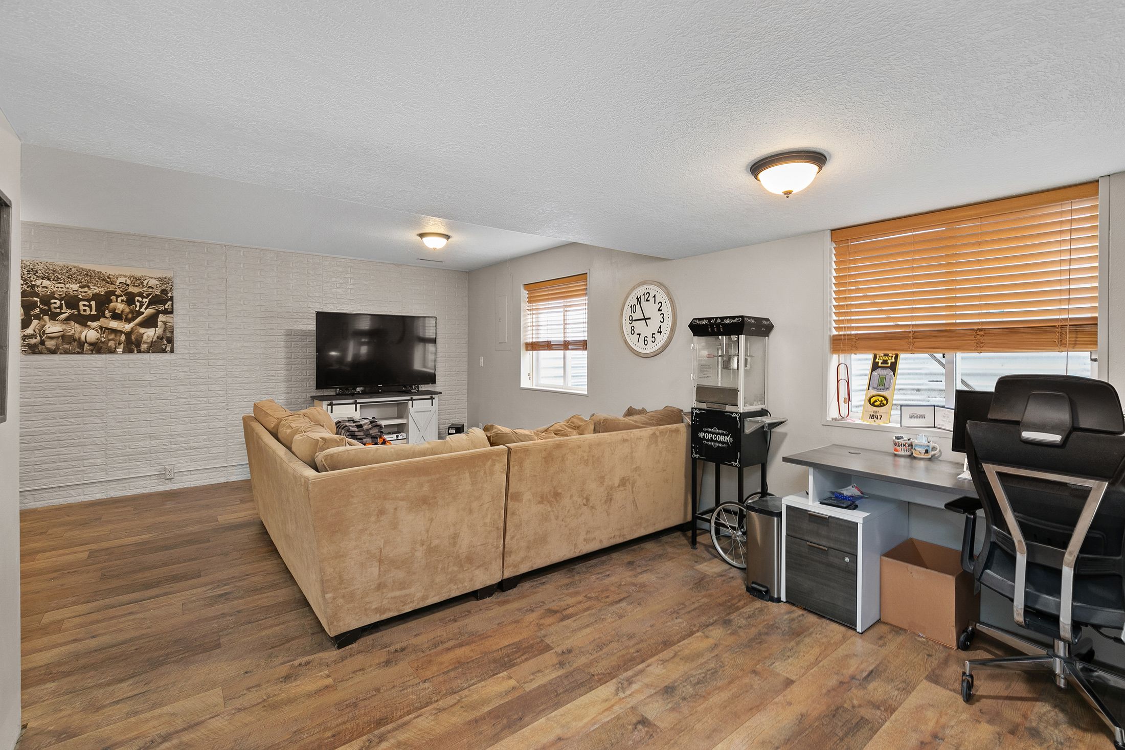 Listing Photo: 31-IMG_1158