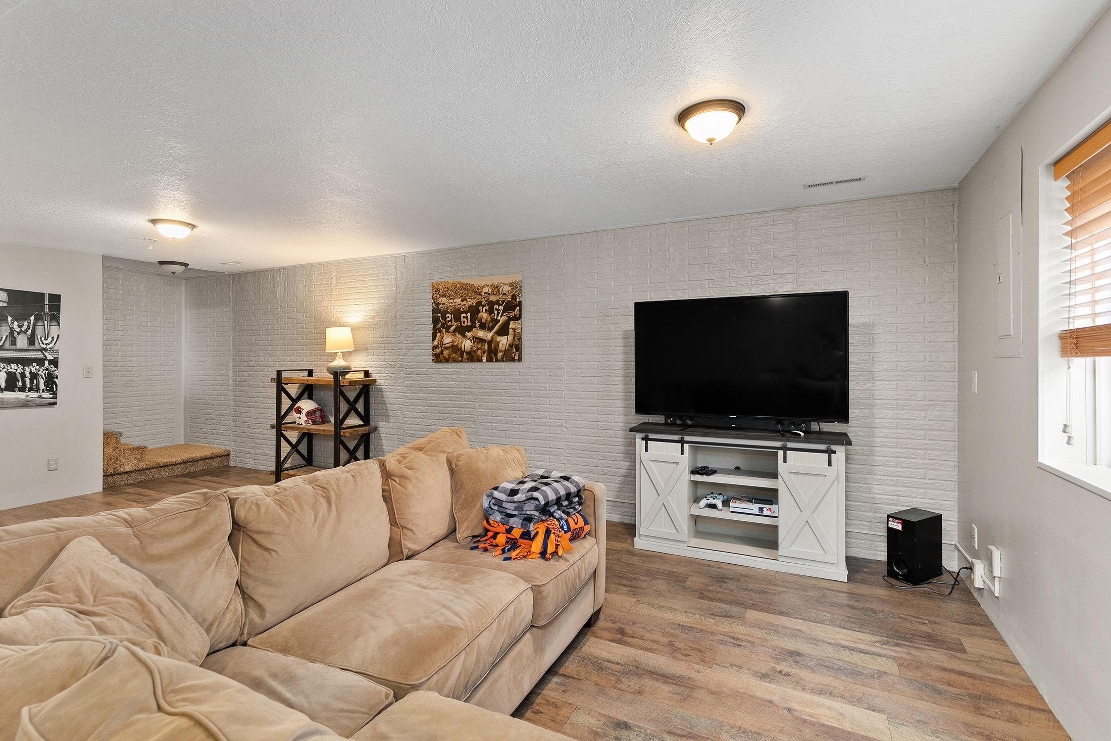 Listing Photo: 32-IMG_1162