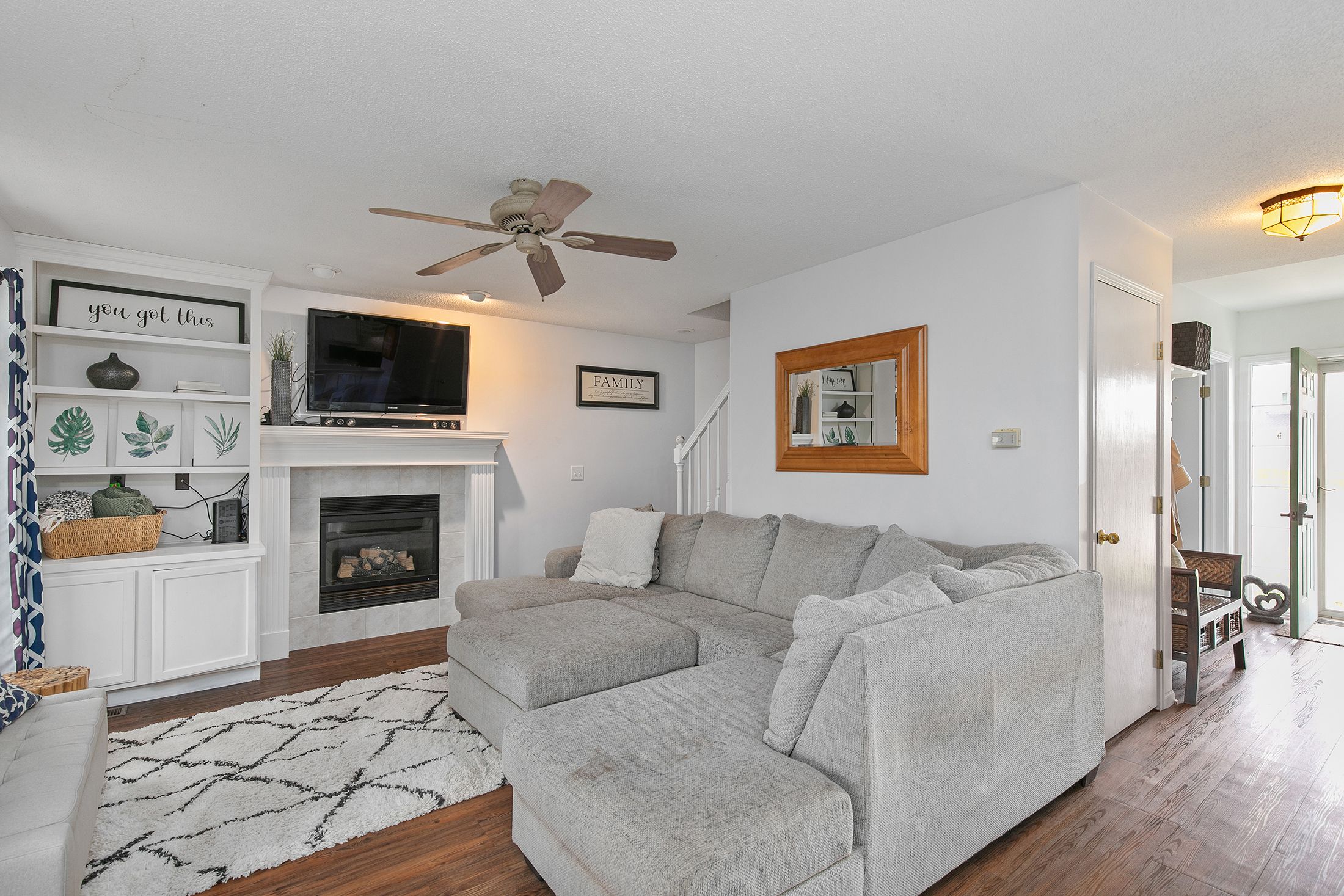 Listing Photo: 07-IMG_1207