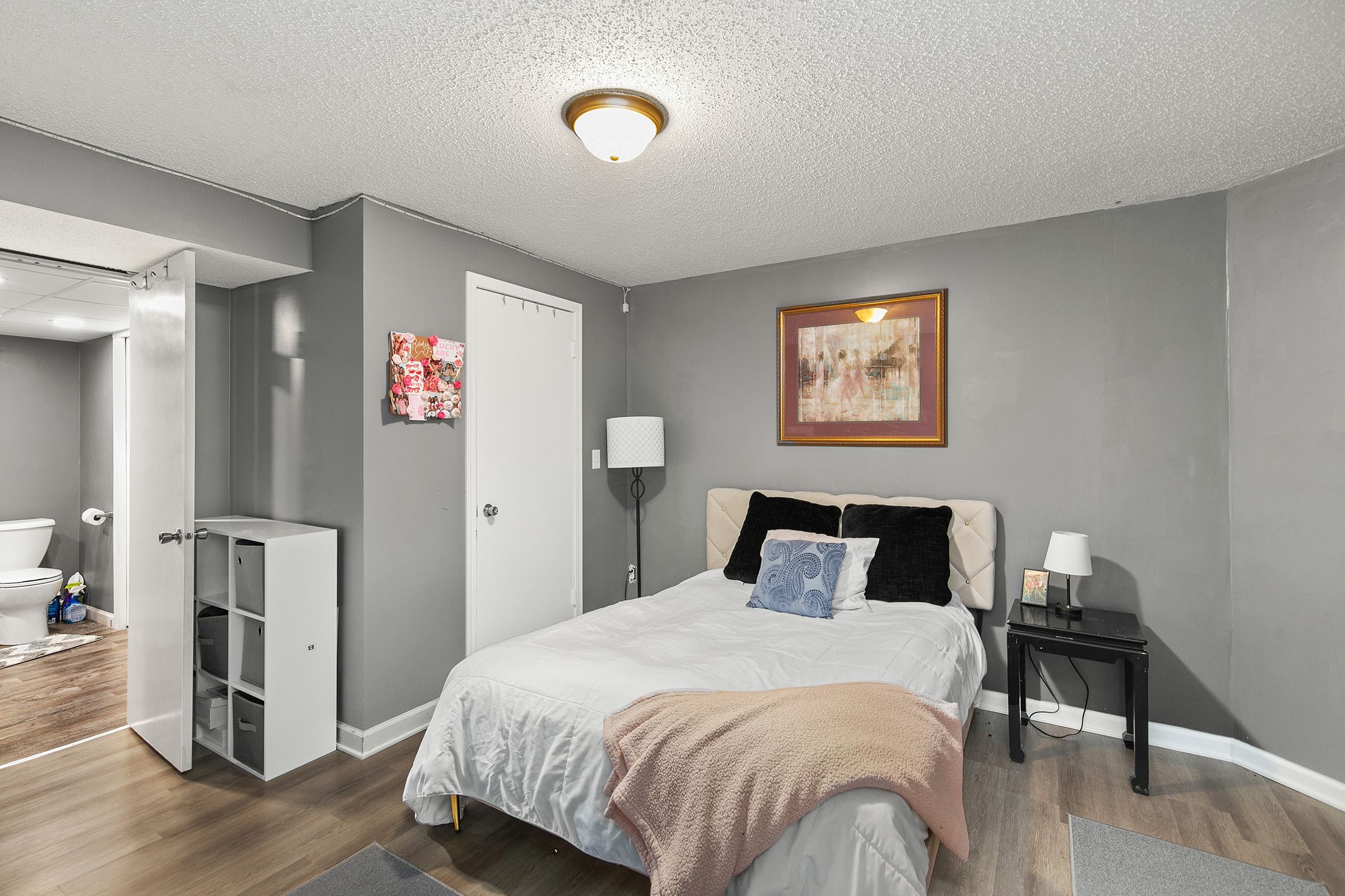 Listing Photo: 28-IMG_1329