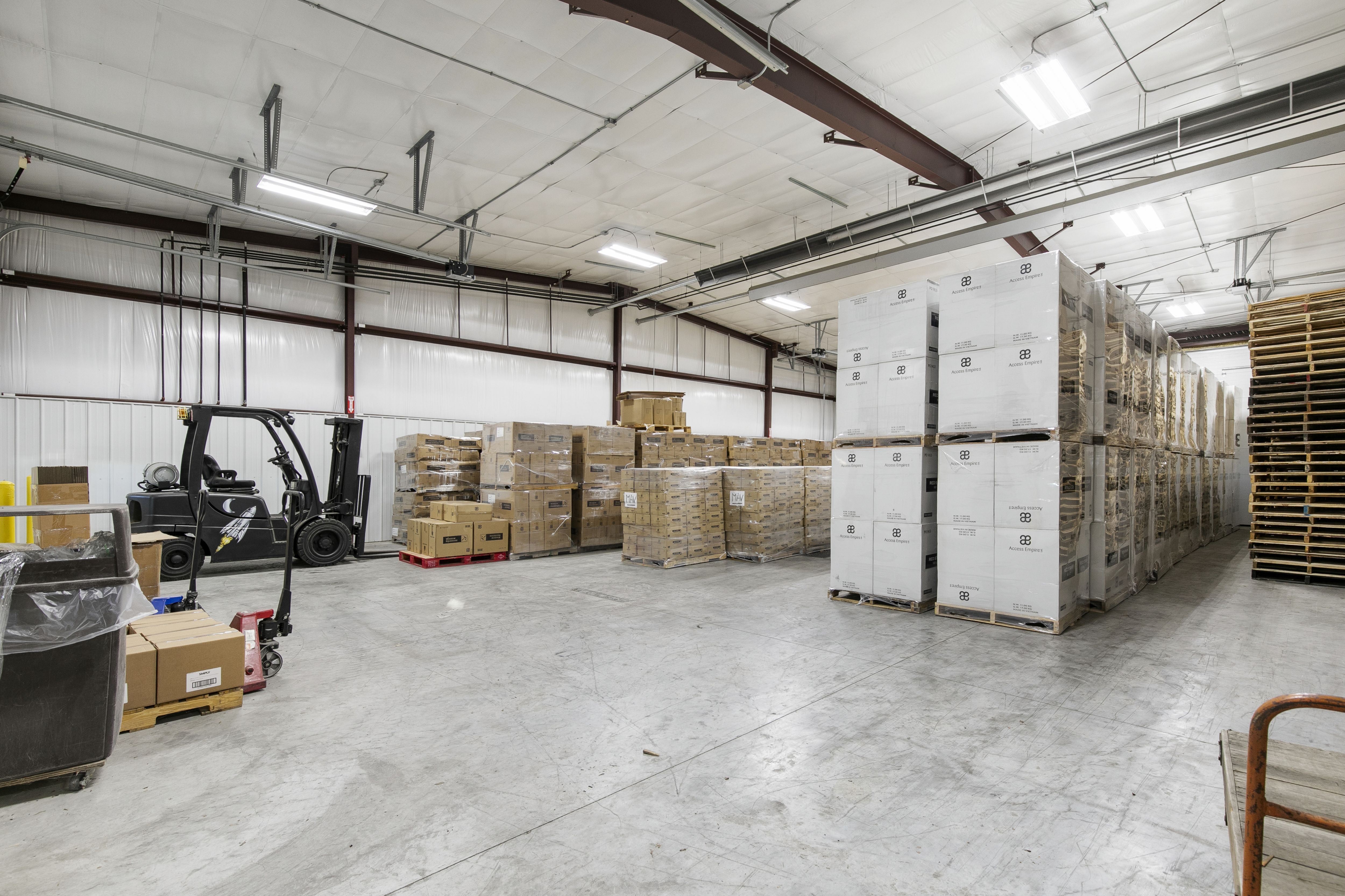 Listing Photo: 04-IMG_2488_89_90