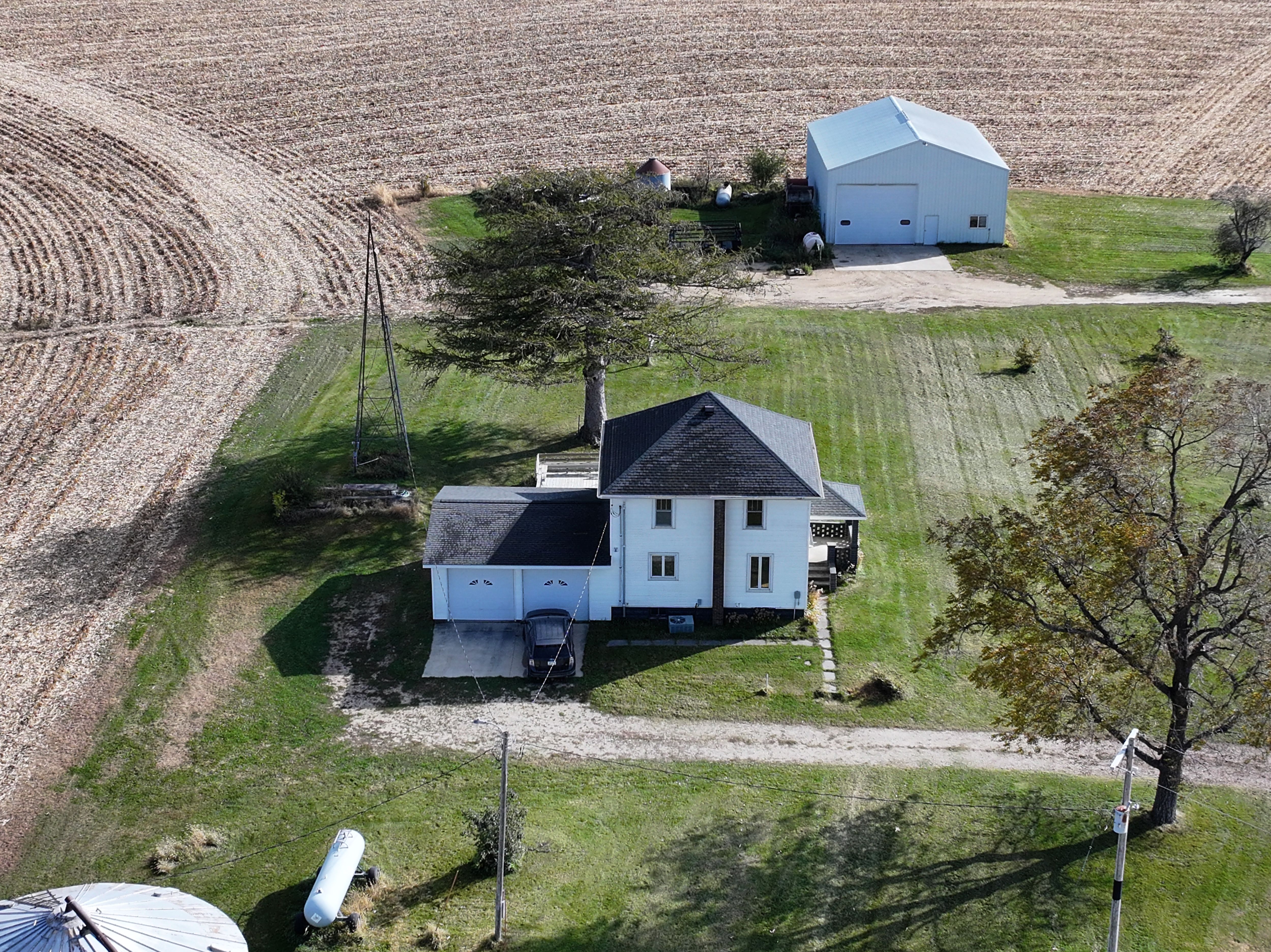 Listing Photo: DJI_20251102102732_0013_D