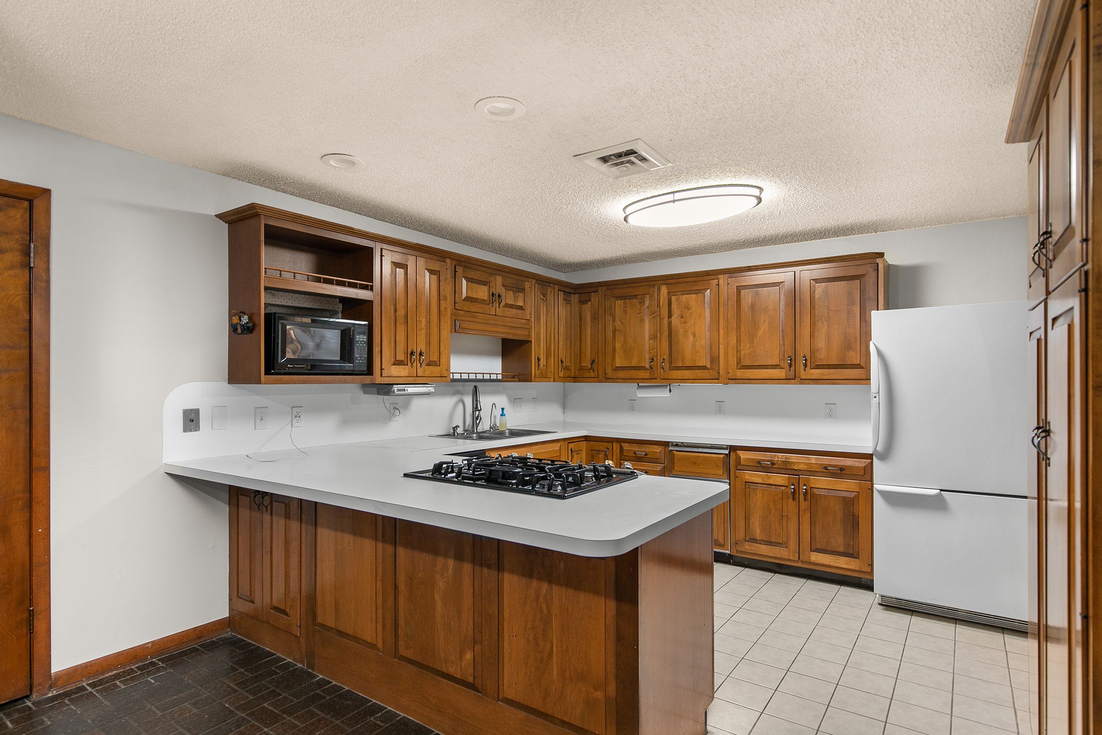 Listing Photo: 10-IMG_5557