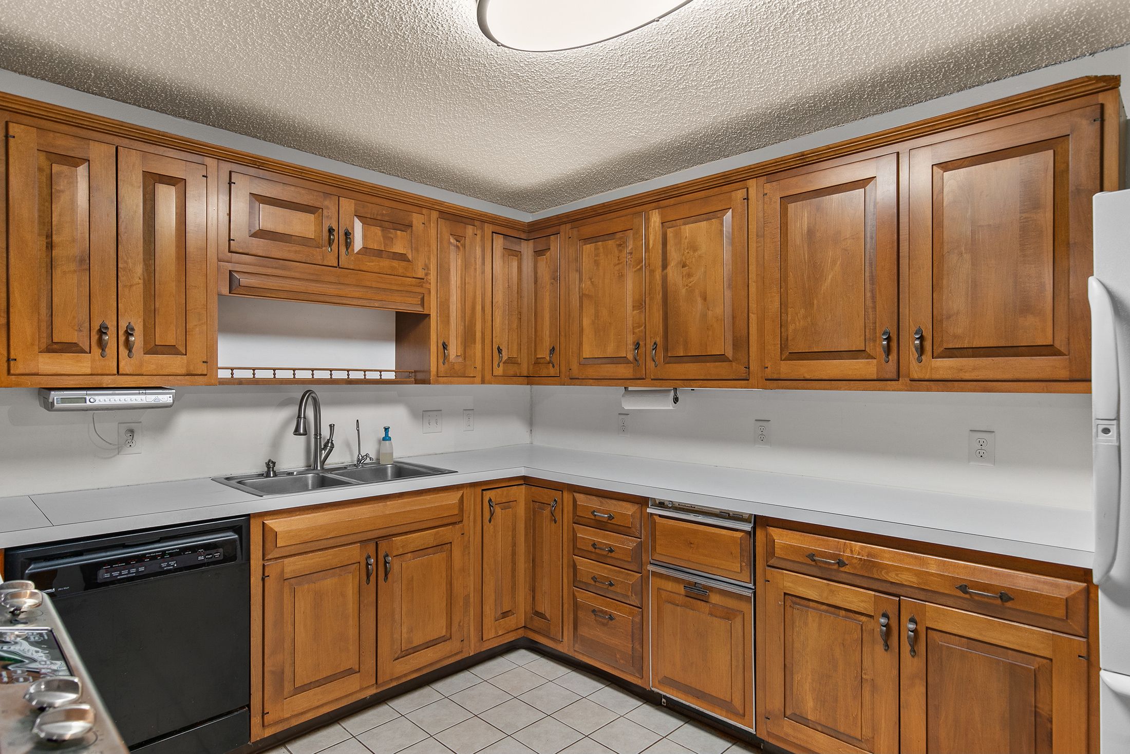 Listing Photo: 11-IMG_5560