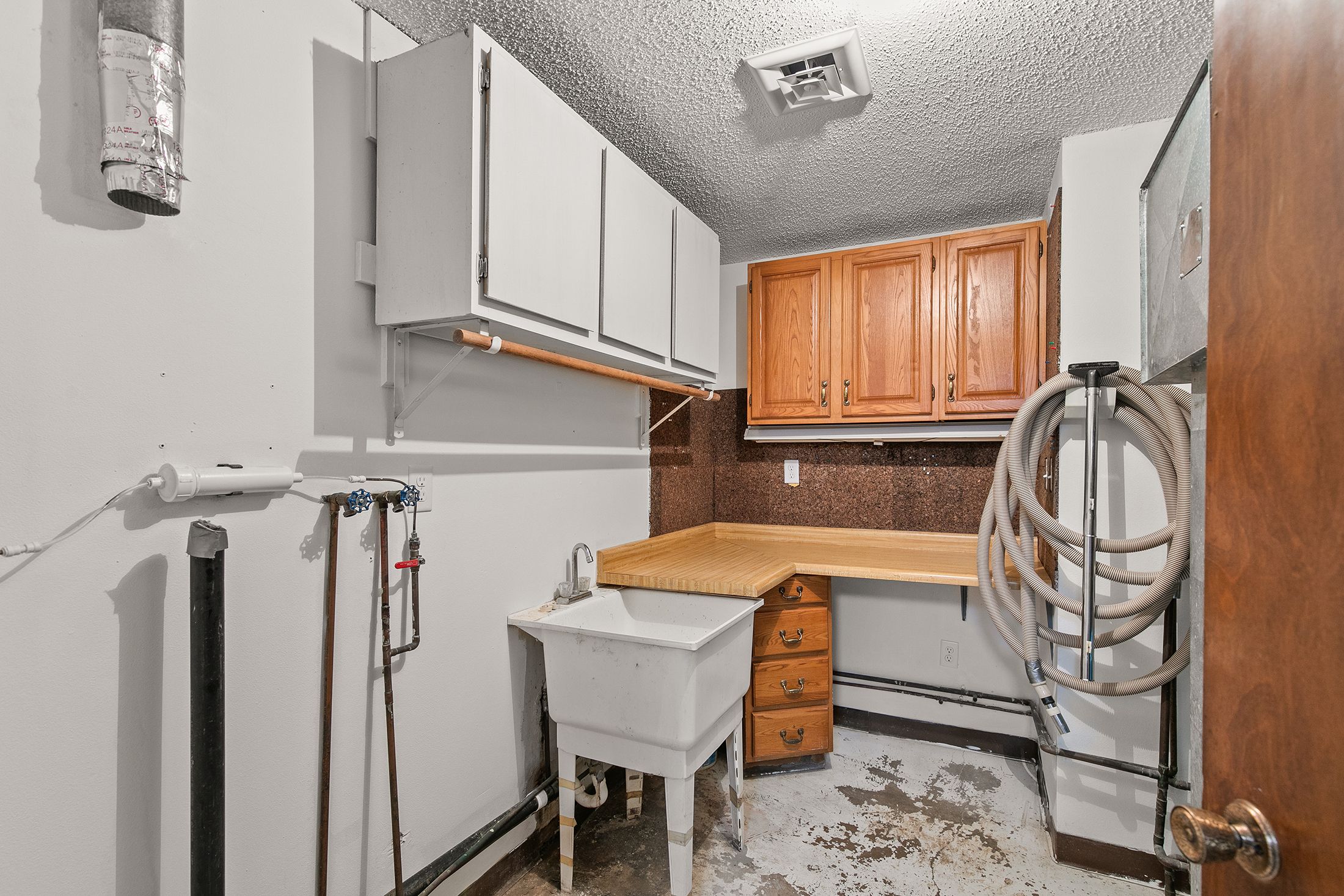 Listing Photo: 14-IMG_5572