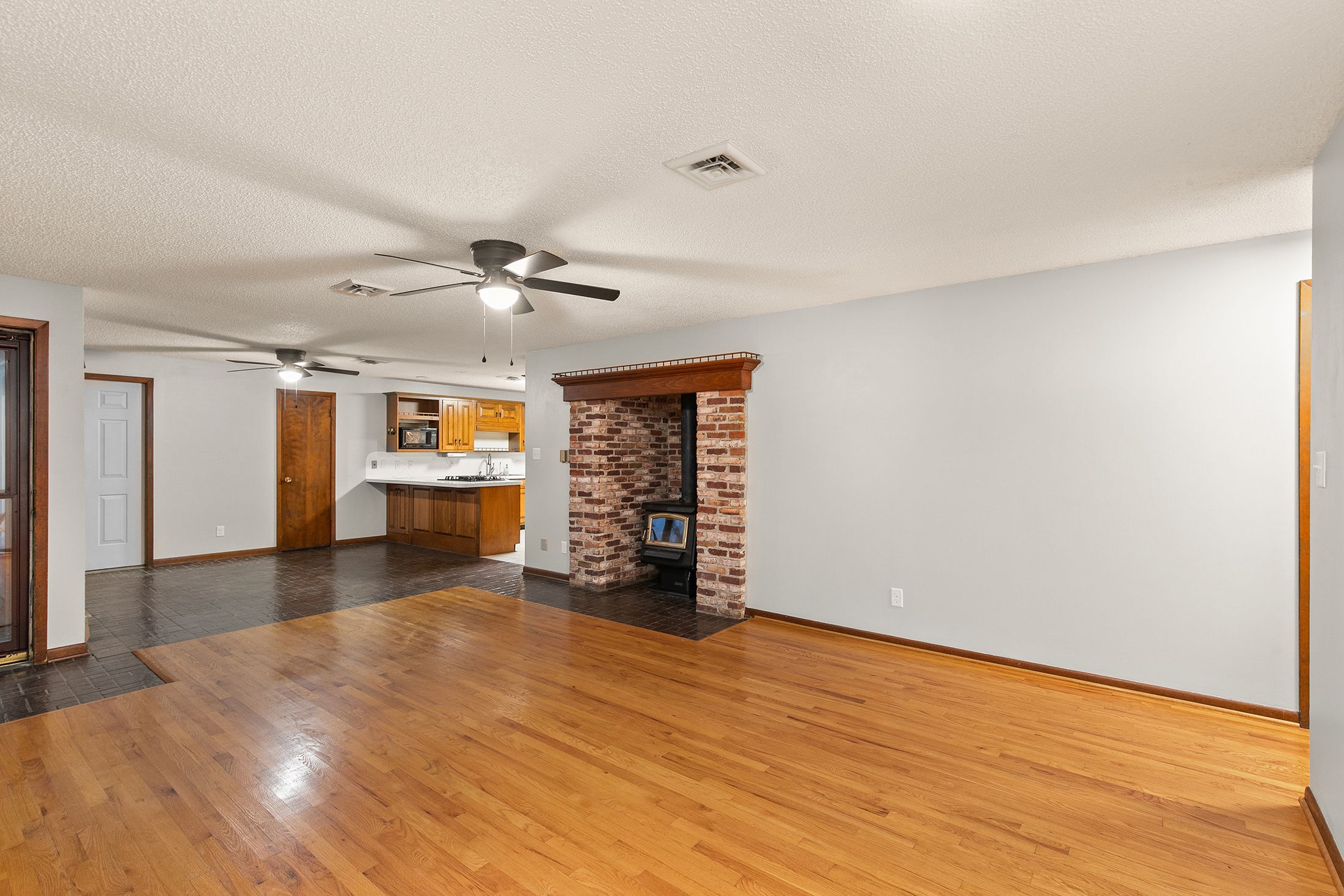 Listing Photo: 17-IMG_5584