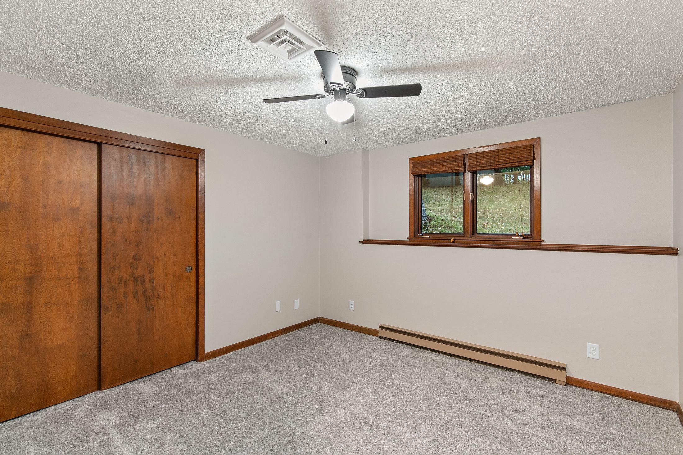 Listing Photo: 19-IMG_5595