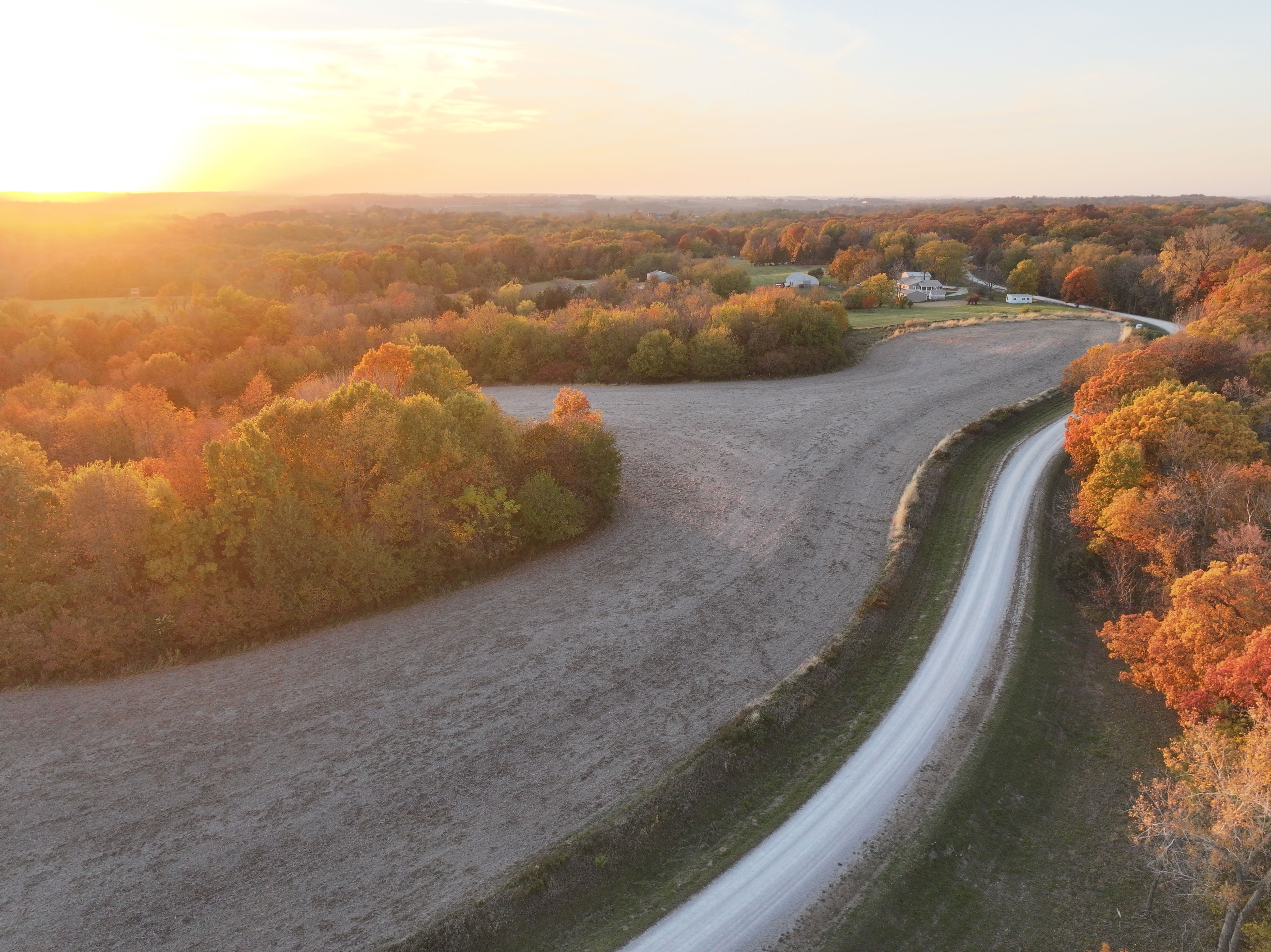 Listing Photo: DJI_20251104164431_0131_D