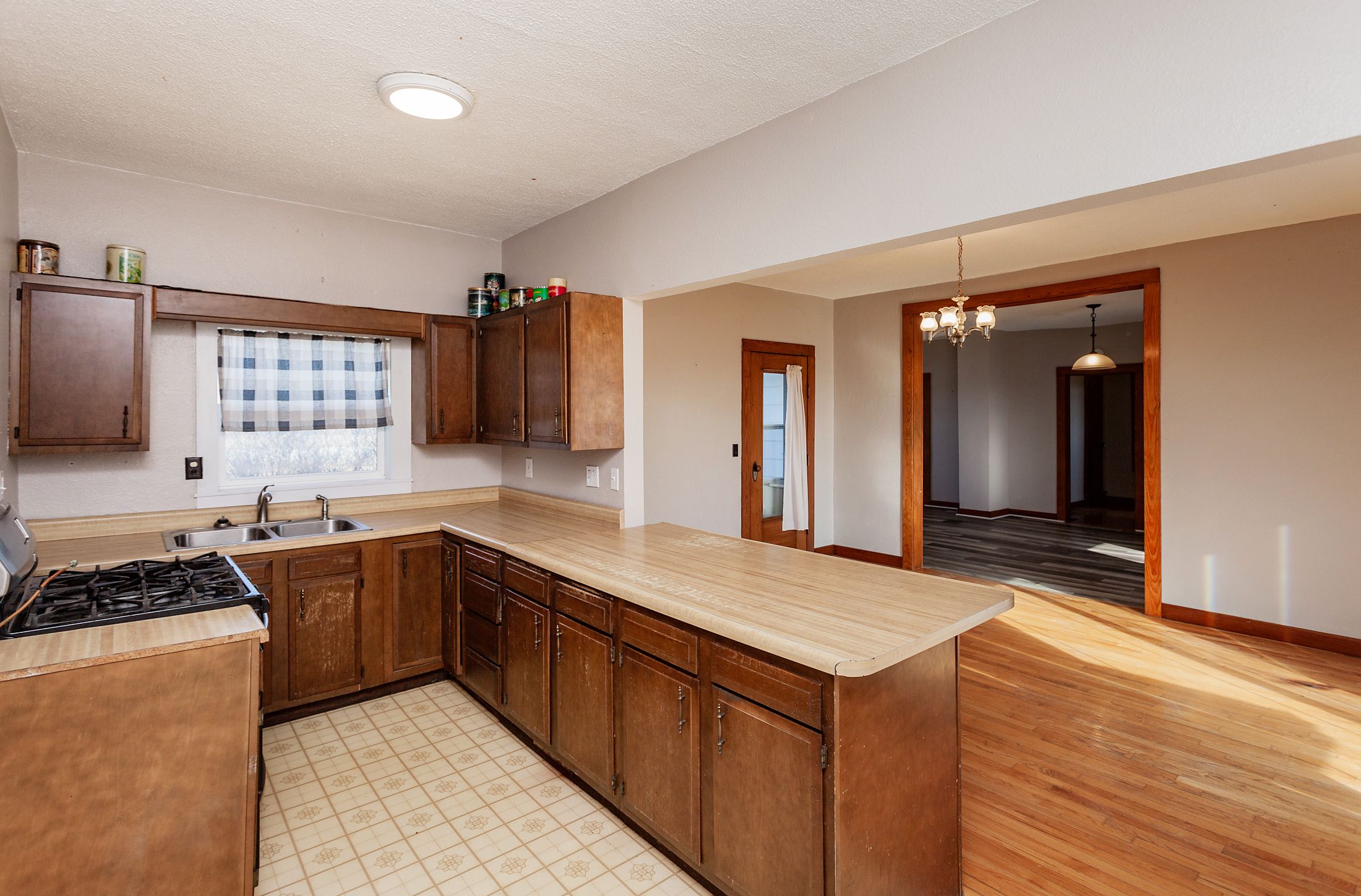 Listing Photo: IMG_1186