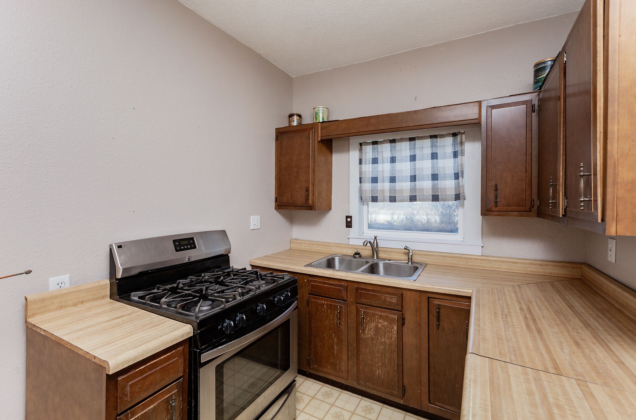 Listing Photo: IMG_1189