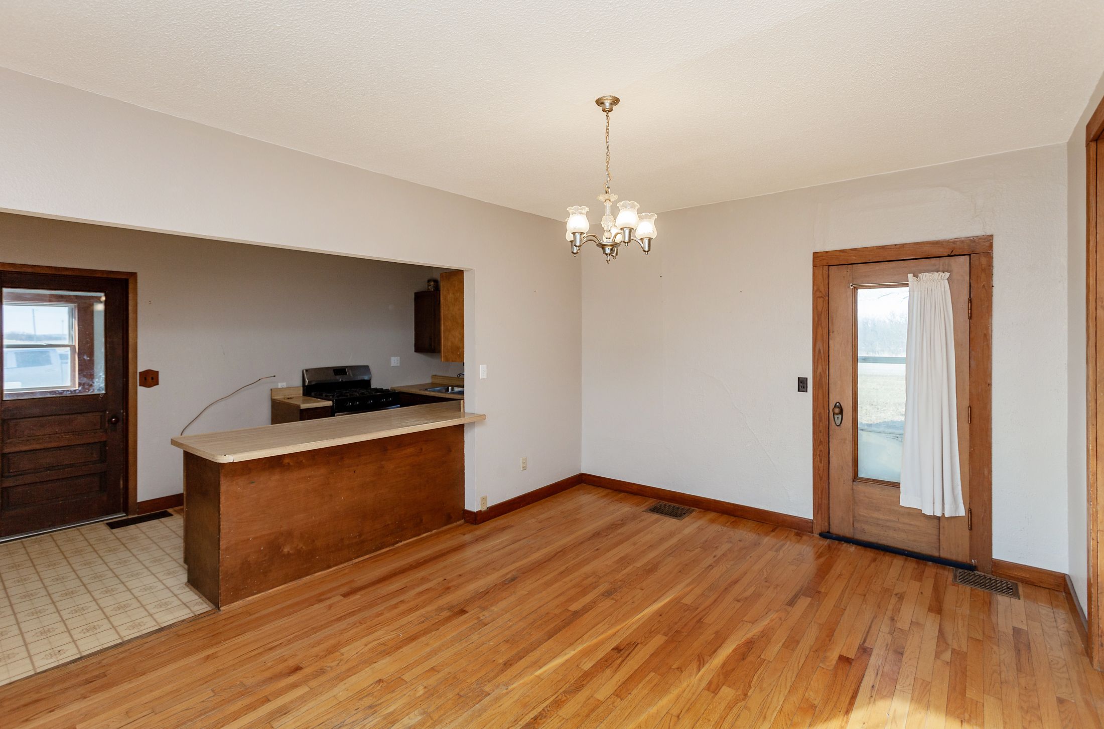 Listing Photo: IMG_1192