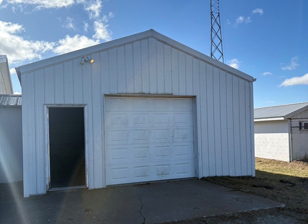 Listing Photo: Slide1