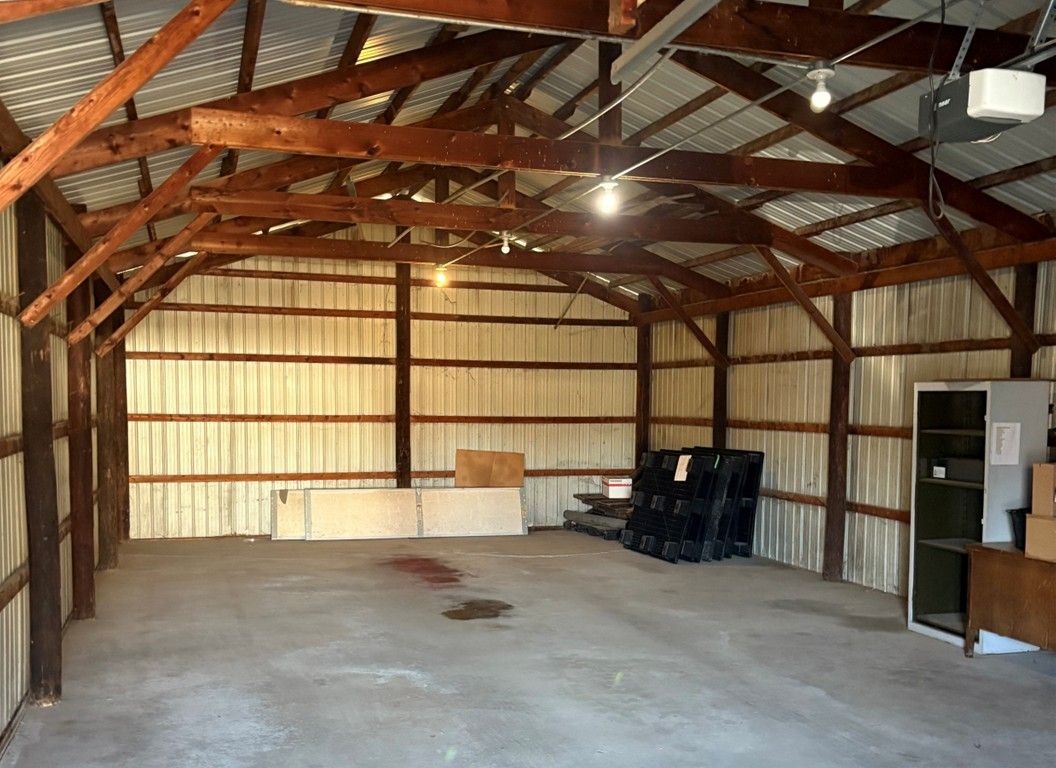 Listing Photo: Slide5