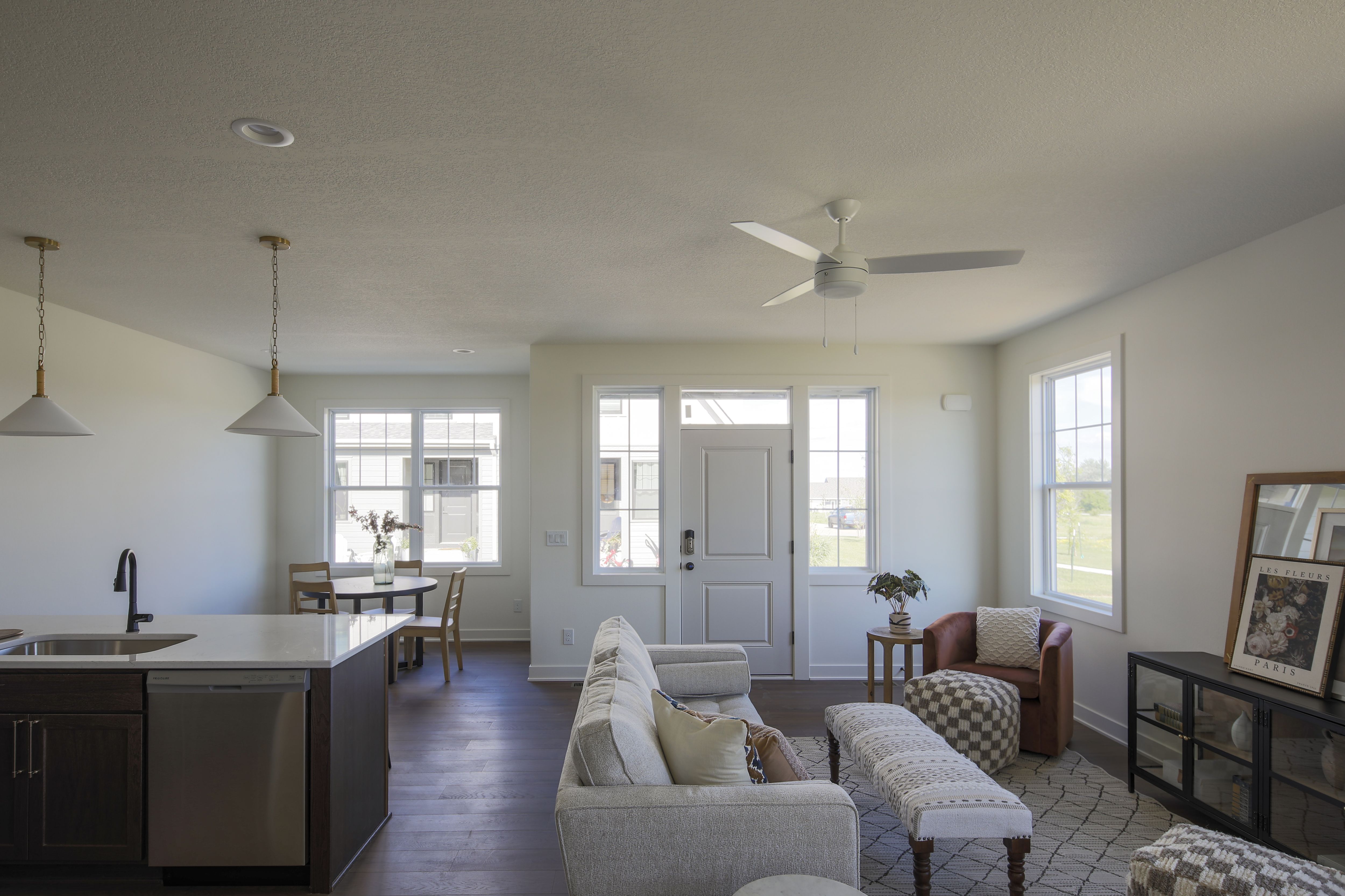 Listing Photo: RLozier1563