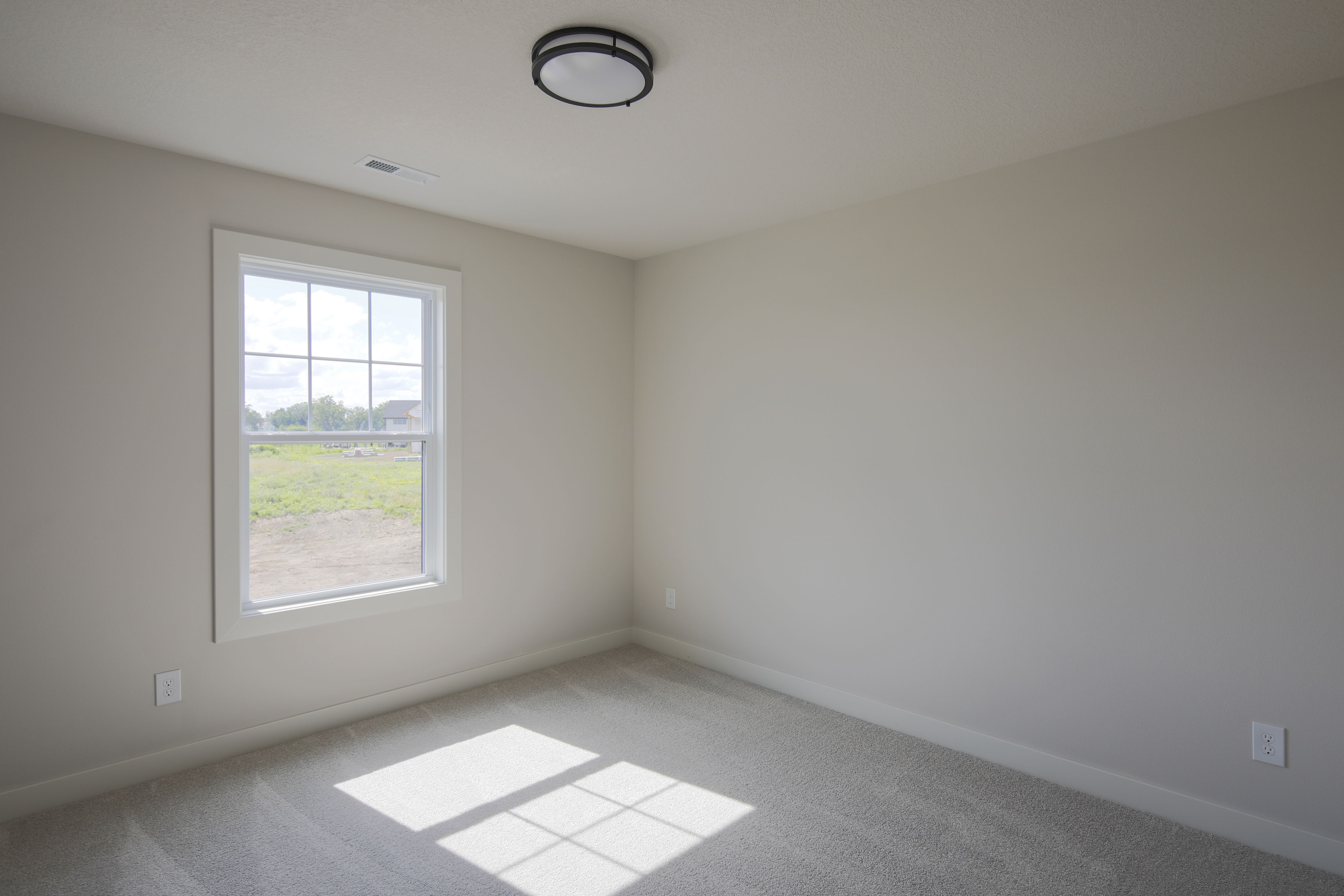 Listing Photo: RLozier1353
