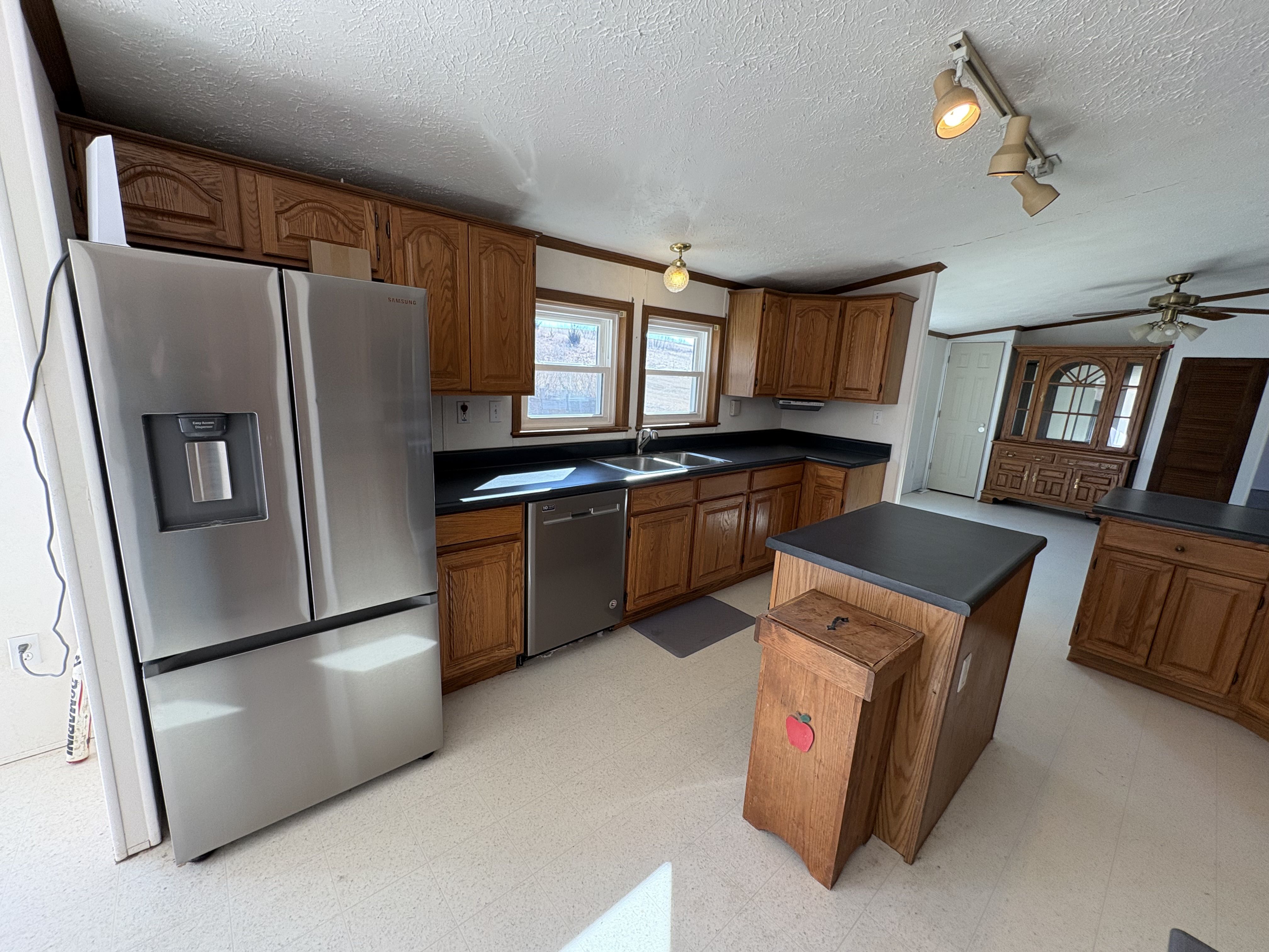 Listing Photo: IMG_8484