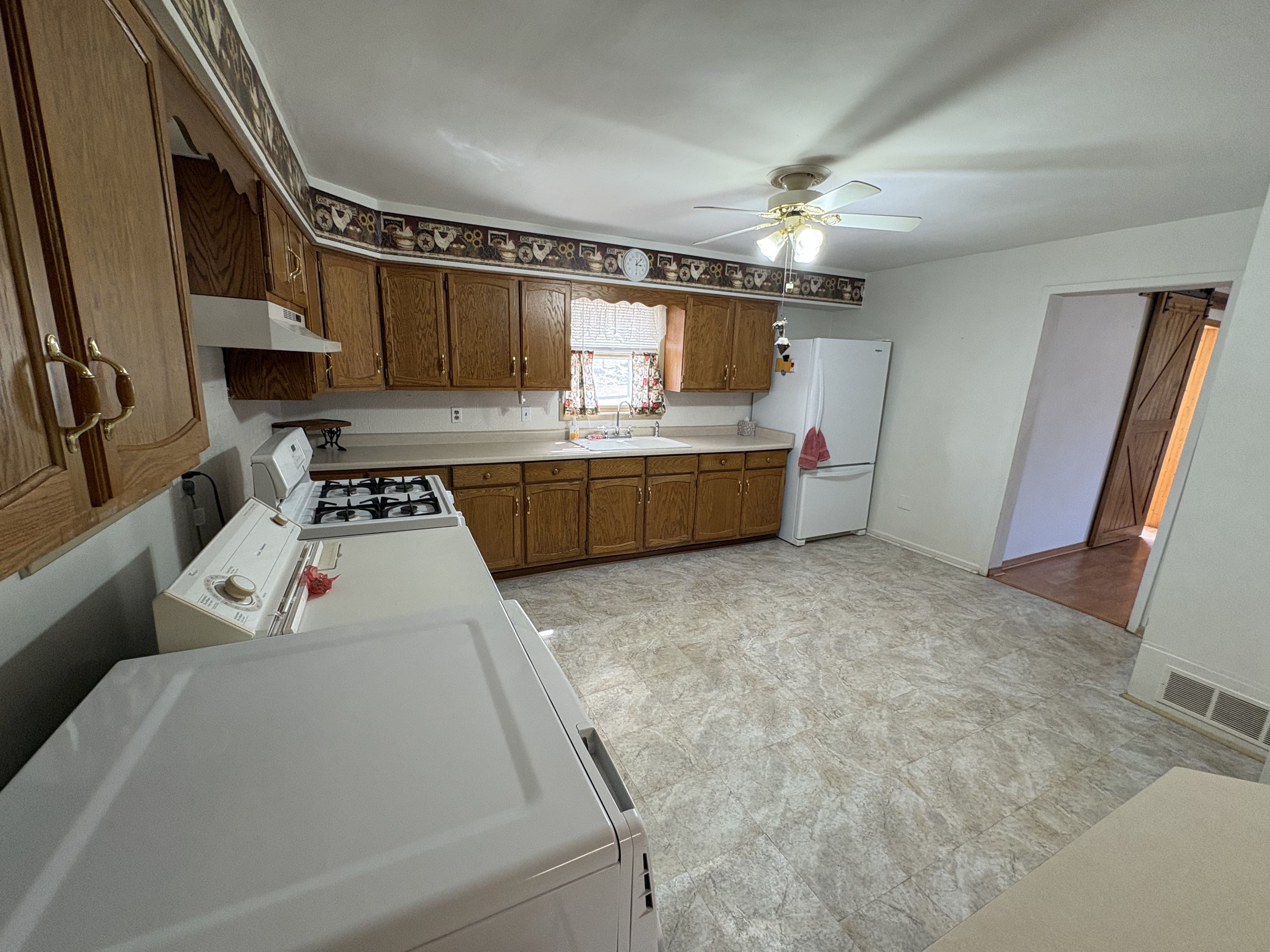 Listing Photo: IMG_8844