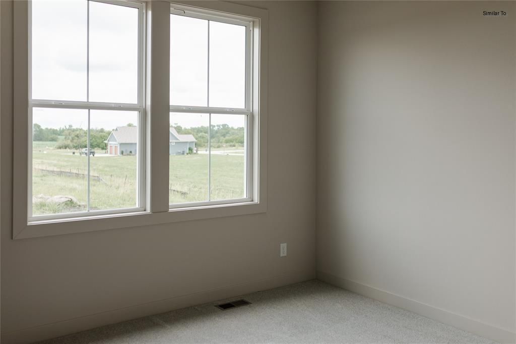 Listing Photo: similar_to_huge_4