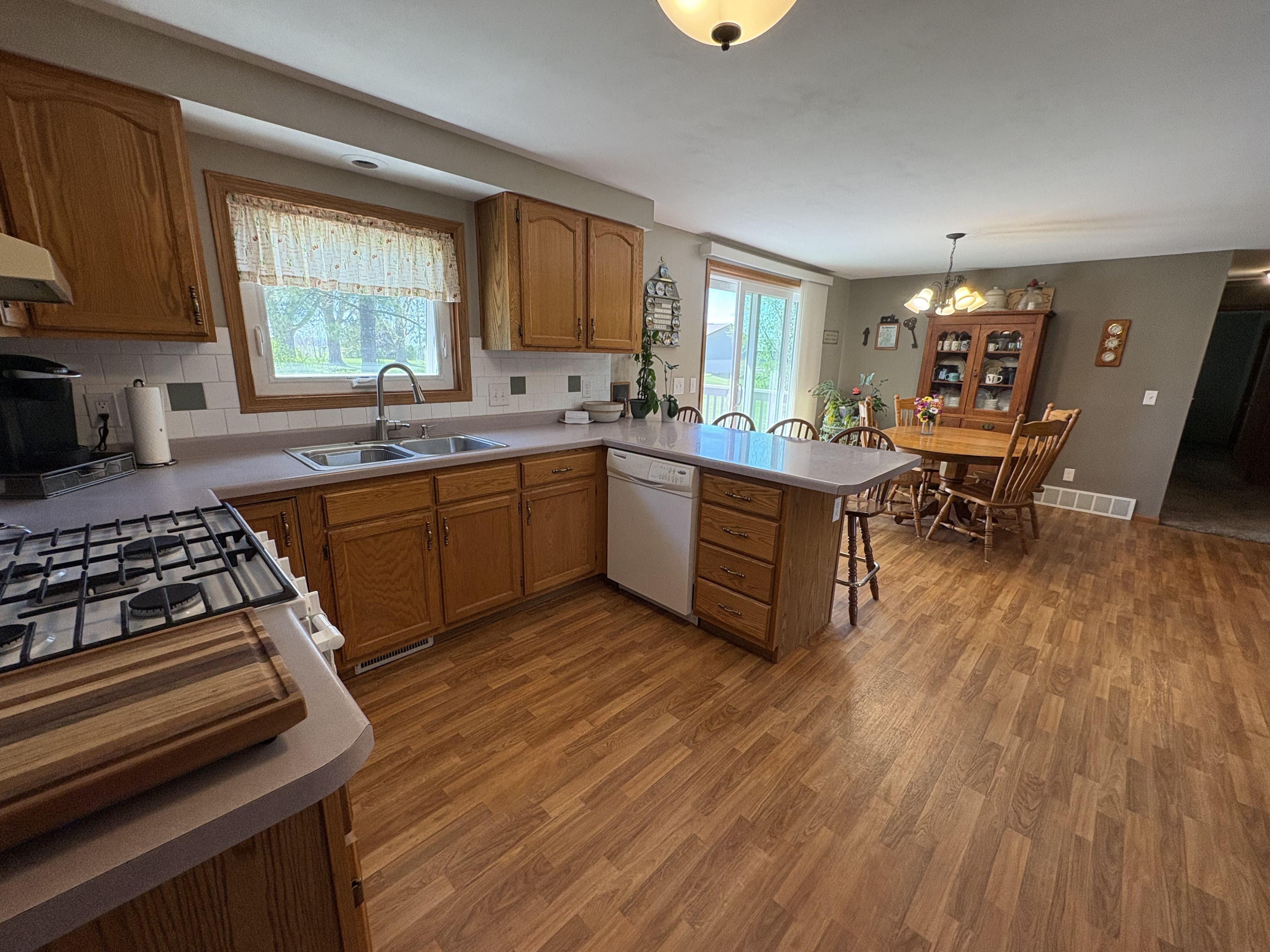 Listing Photo: IMG_8933