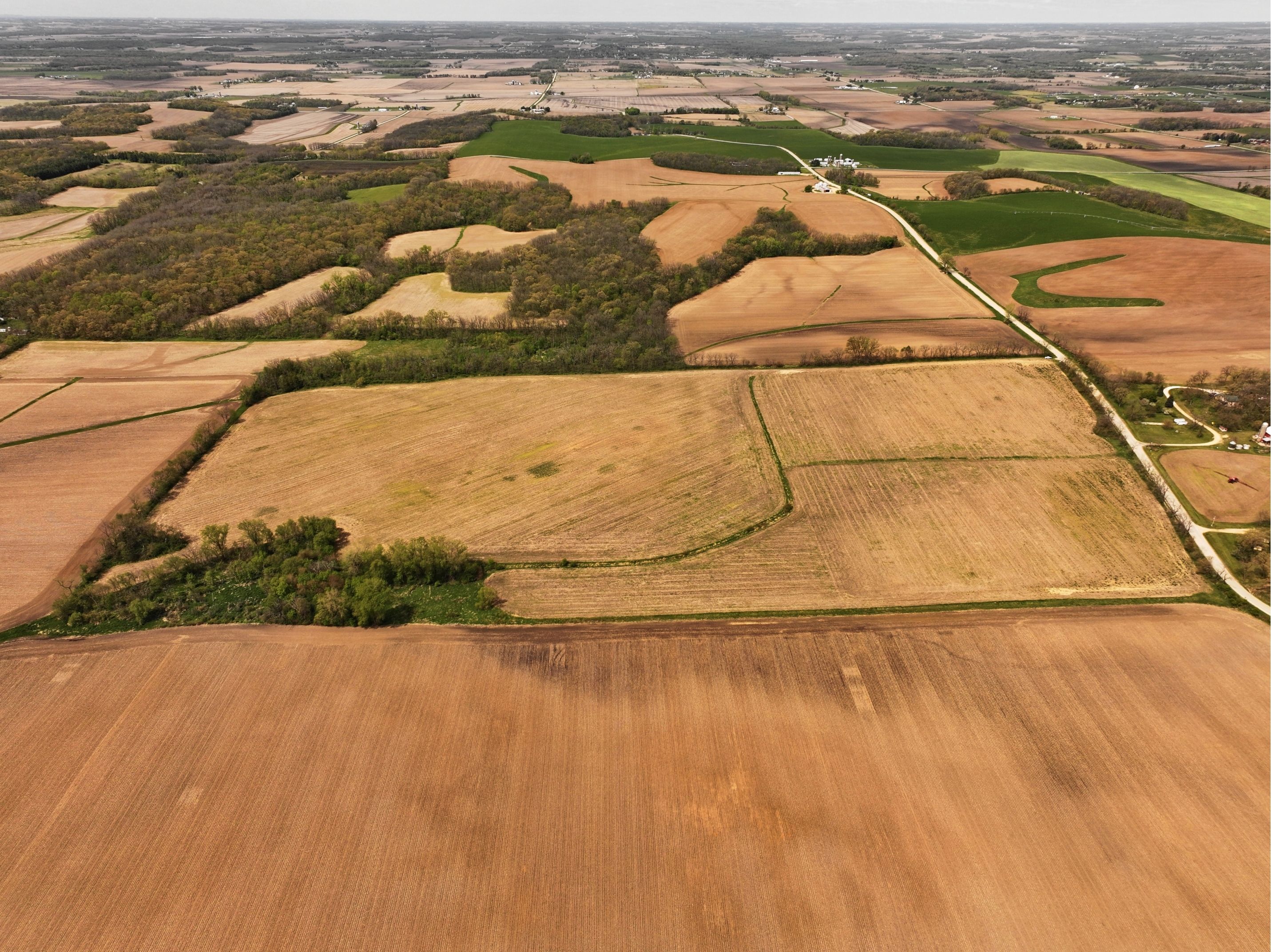 Listing Photo: DJI_20260415170908_0742_D