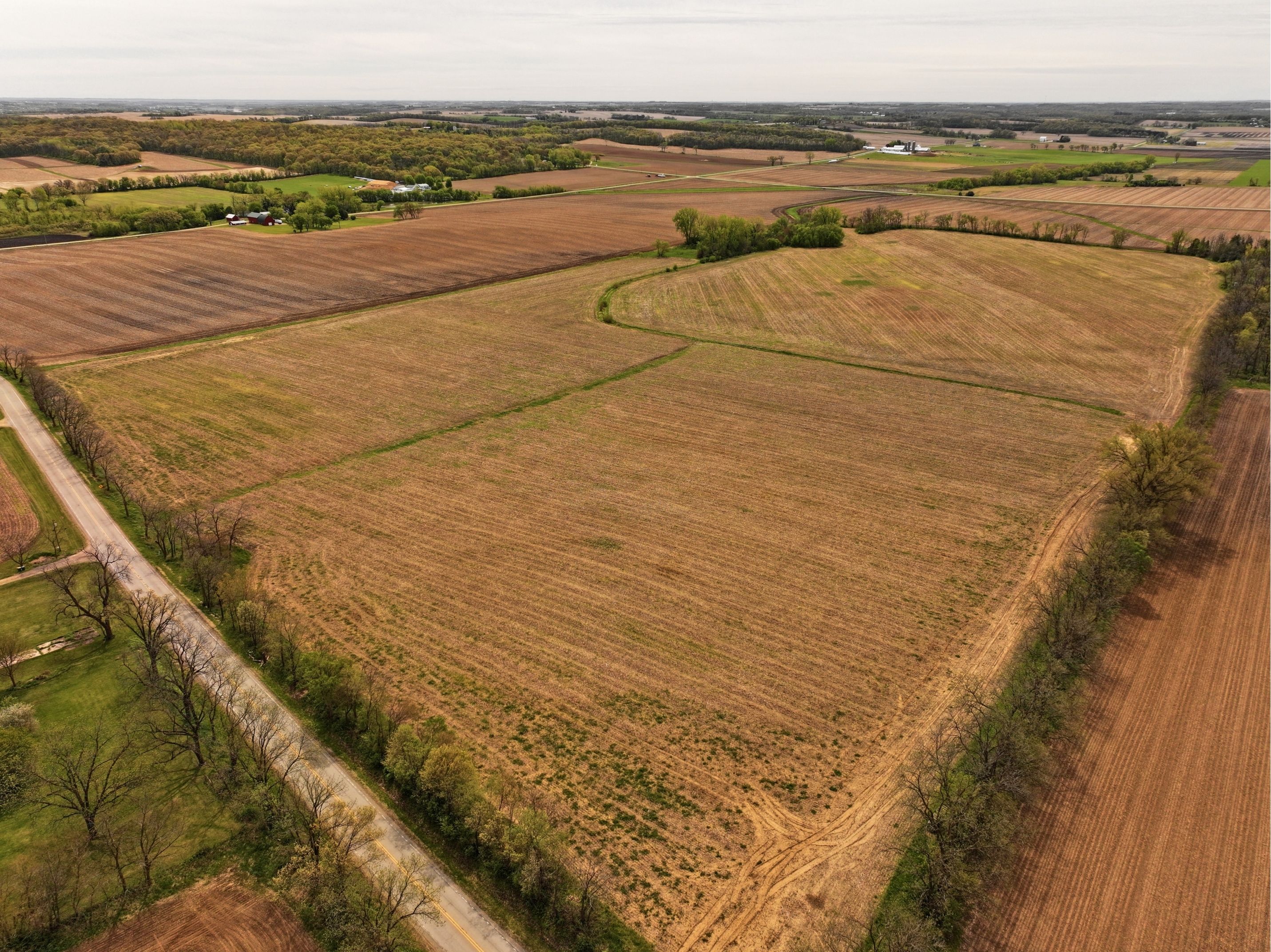 Listing Photo: DJI_20260415171211_0761_D