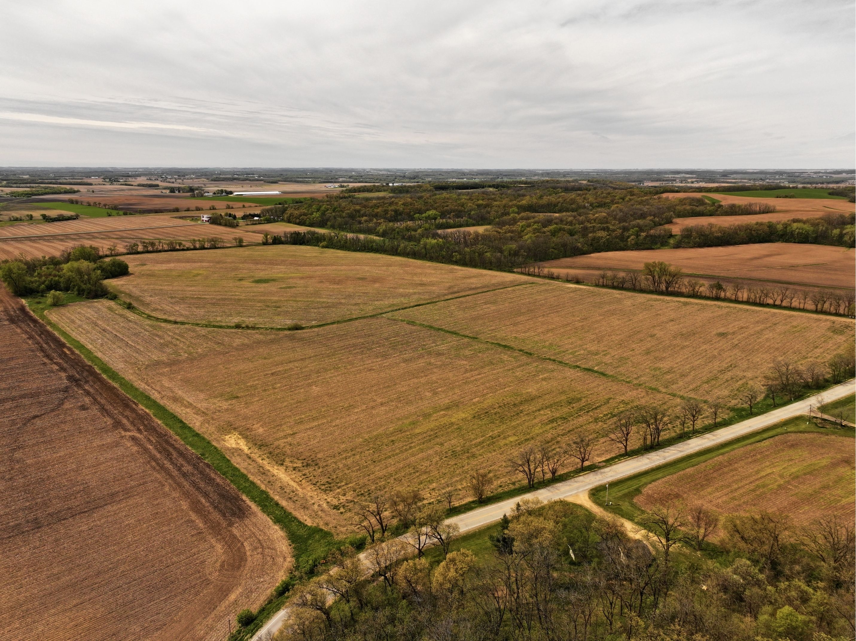 Listing Photo: DJI_20260415171306_0762_D