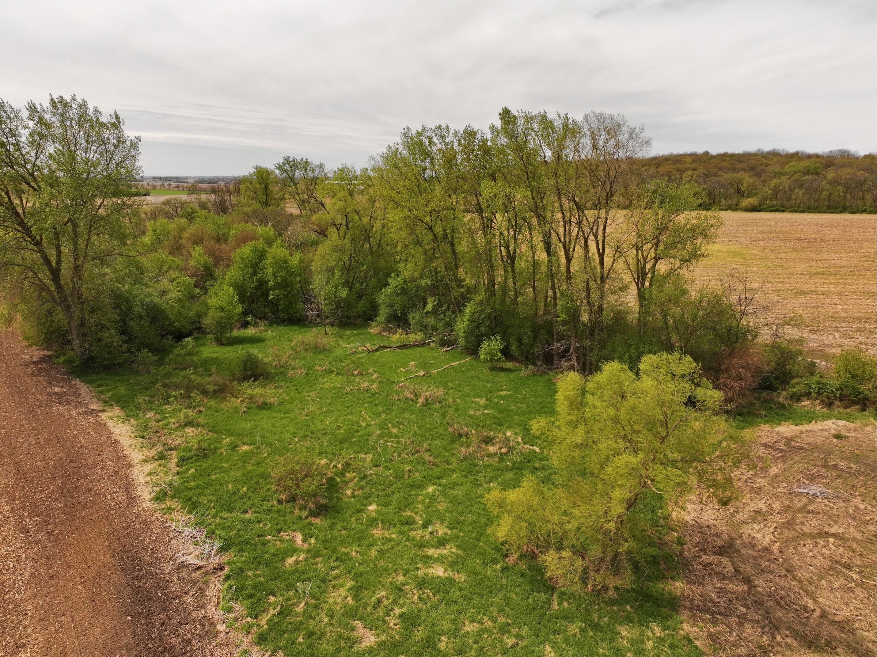 Listing Photo: DJI_20260415171404_0764_D
