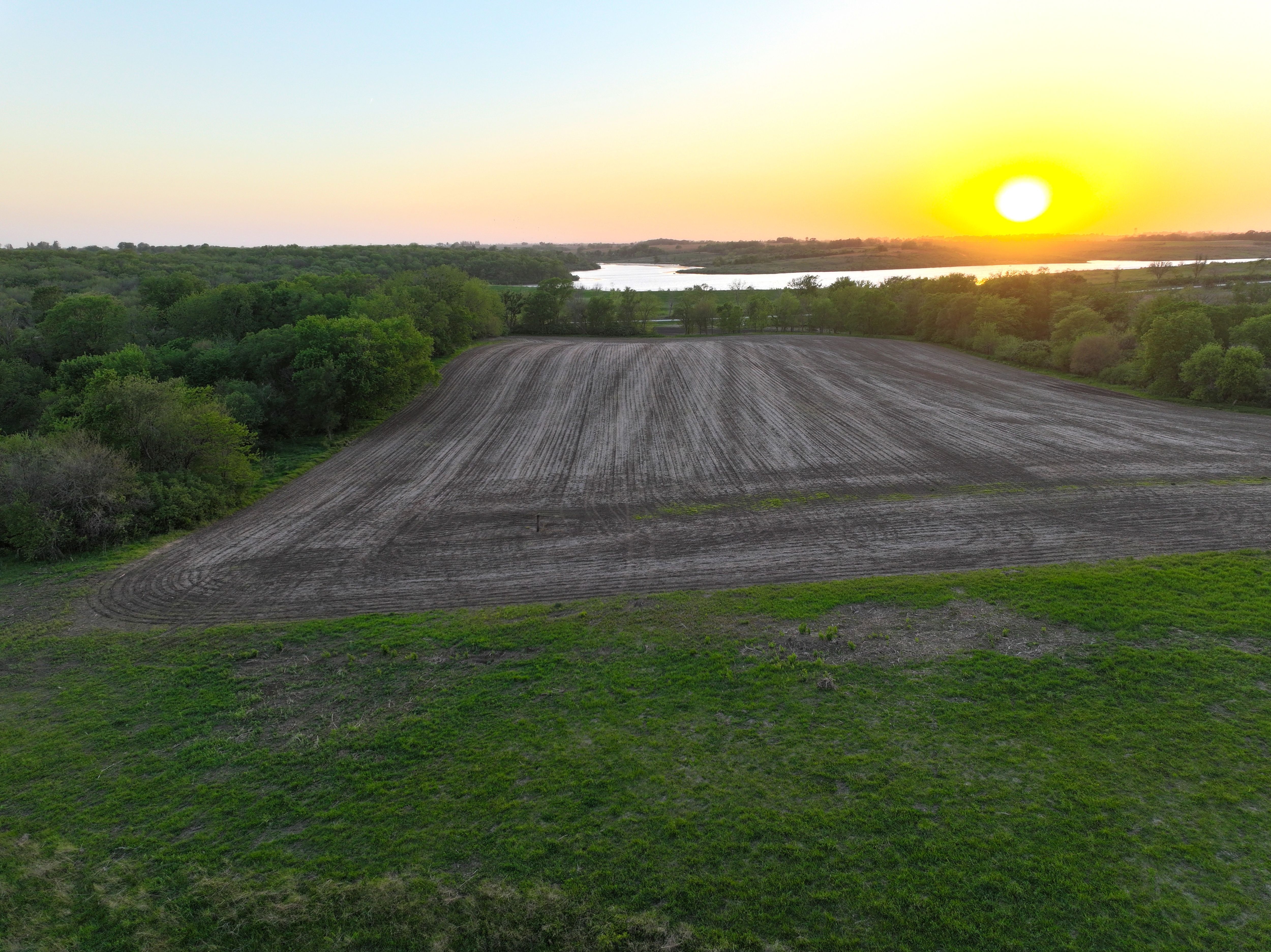 Listing Photo: DJI_20260512202544_0914_D-96