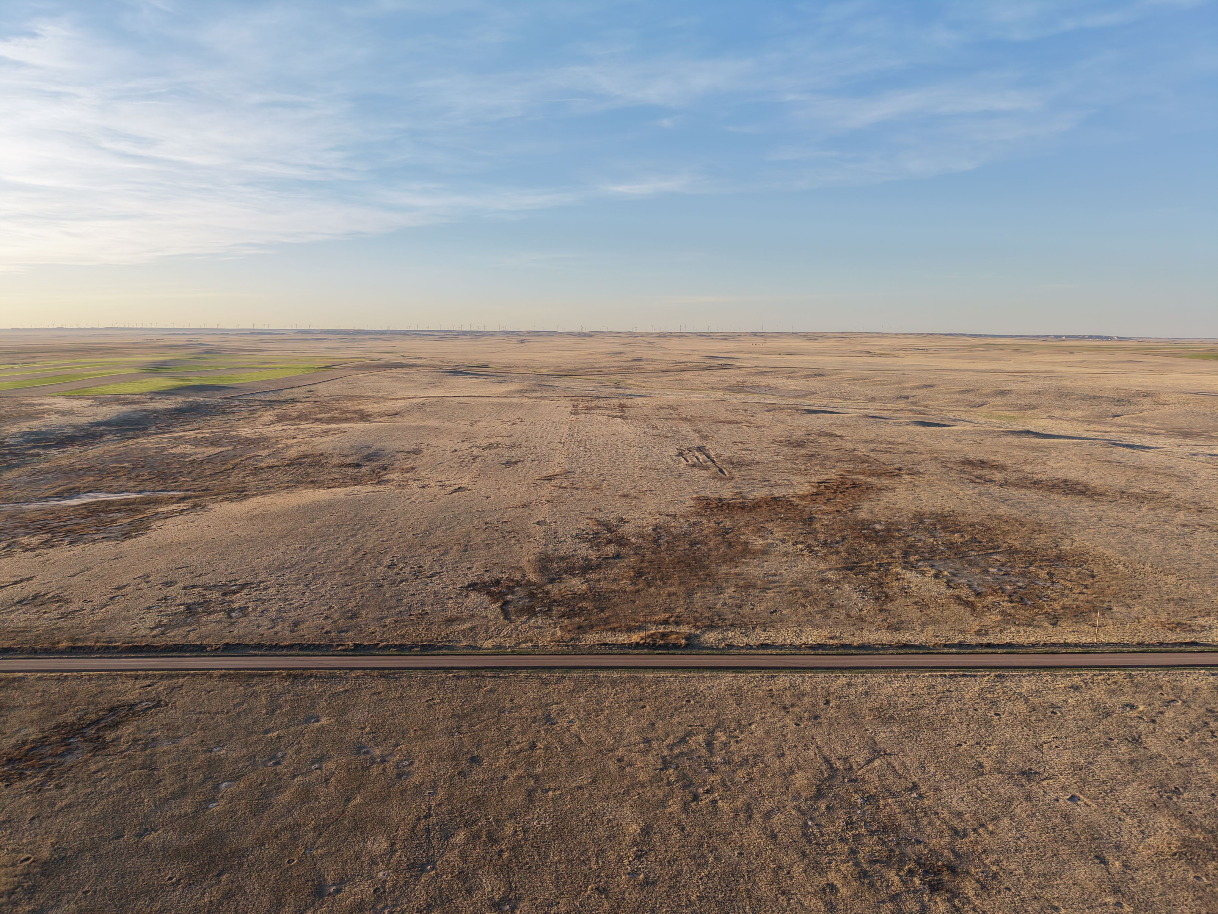 Listing Photo: dji_fly_20260512_193158_0116_1778638769580_photo