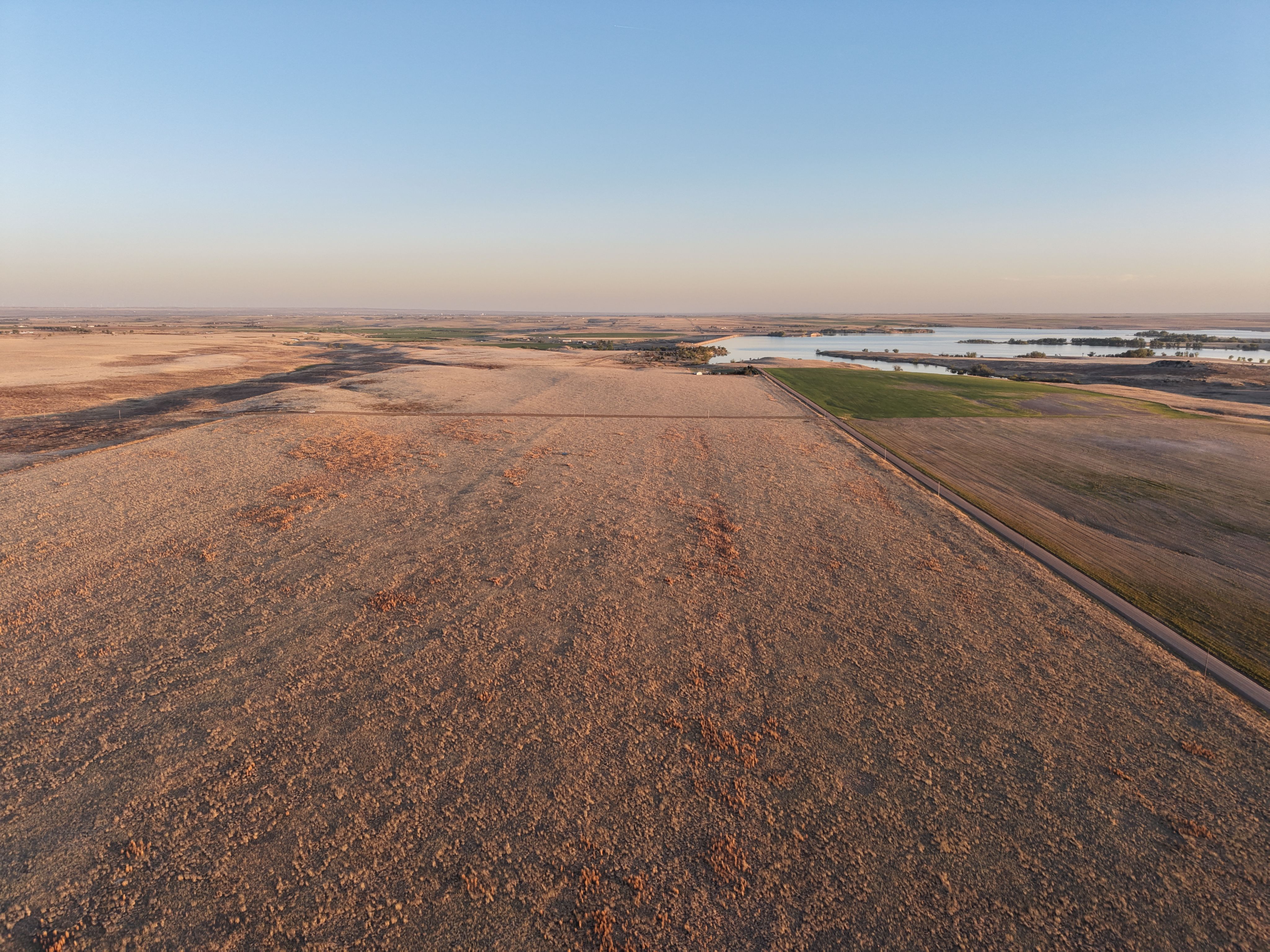 Listing Photo: dji_fly_20260512_194220_0127_1778638759628_photo