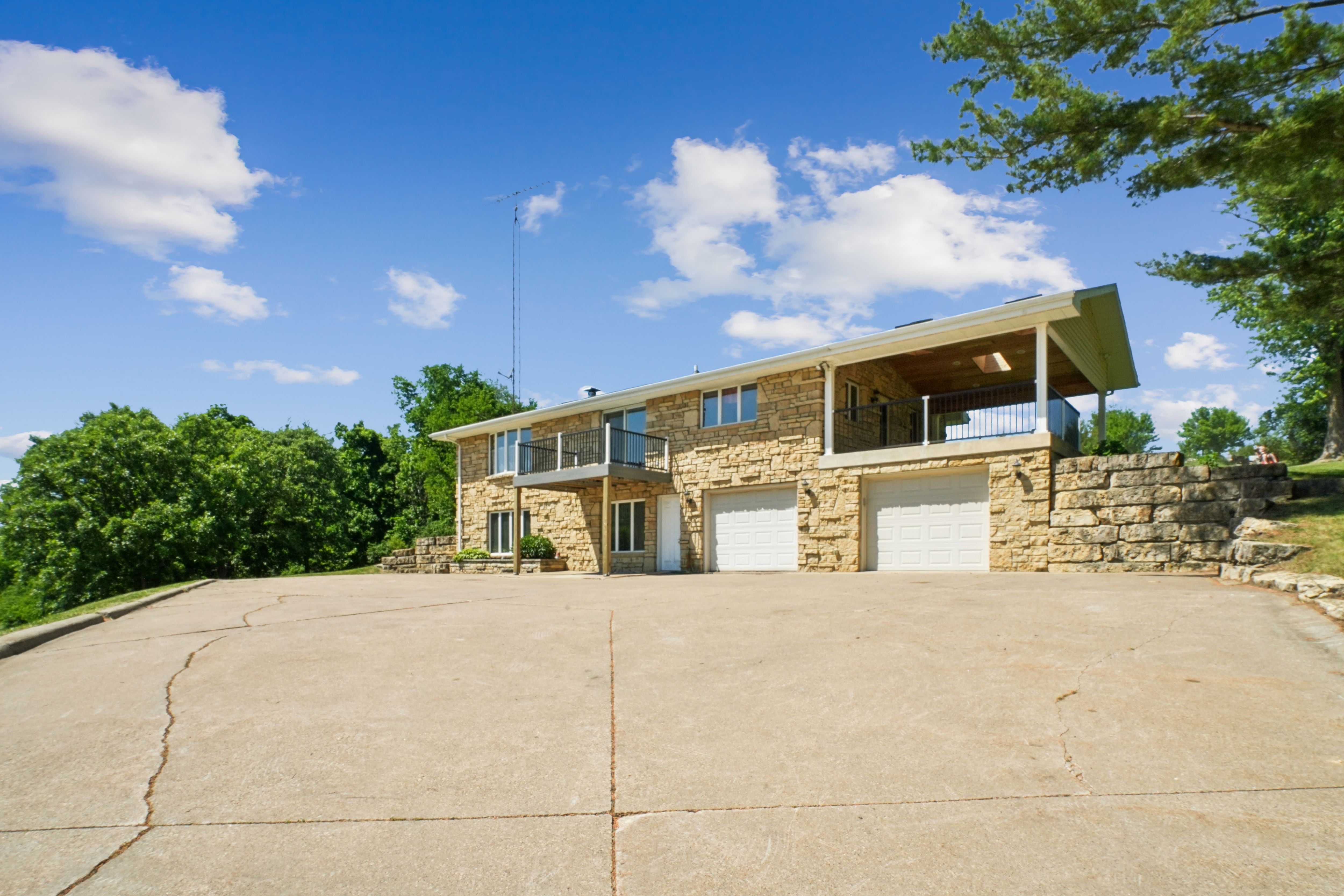 Listing Photo: 04-106_8311_Hidden_Valley_Rd