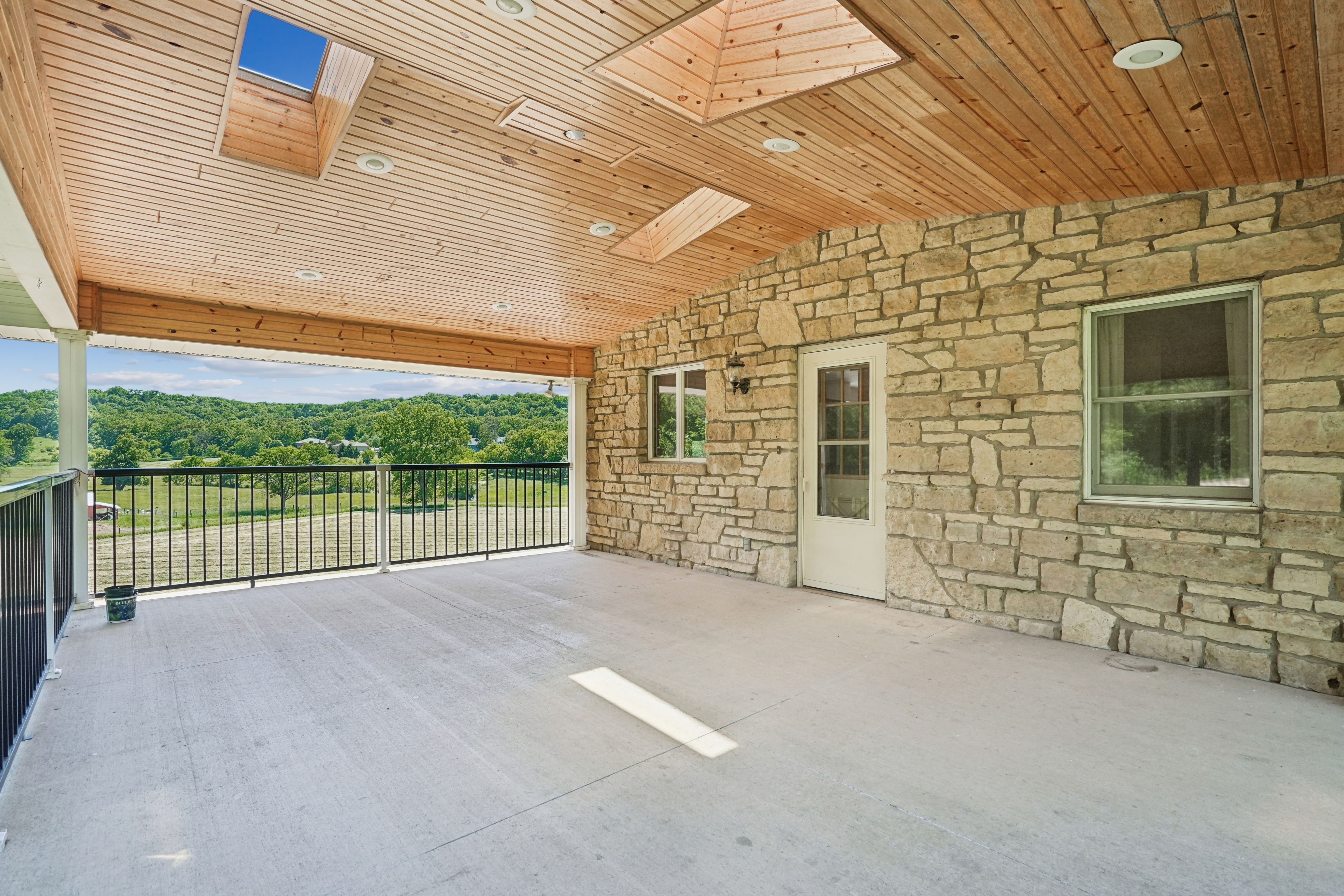 Listing Photo: 06-116_8311_Hidden_Valley_Rd