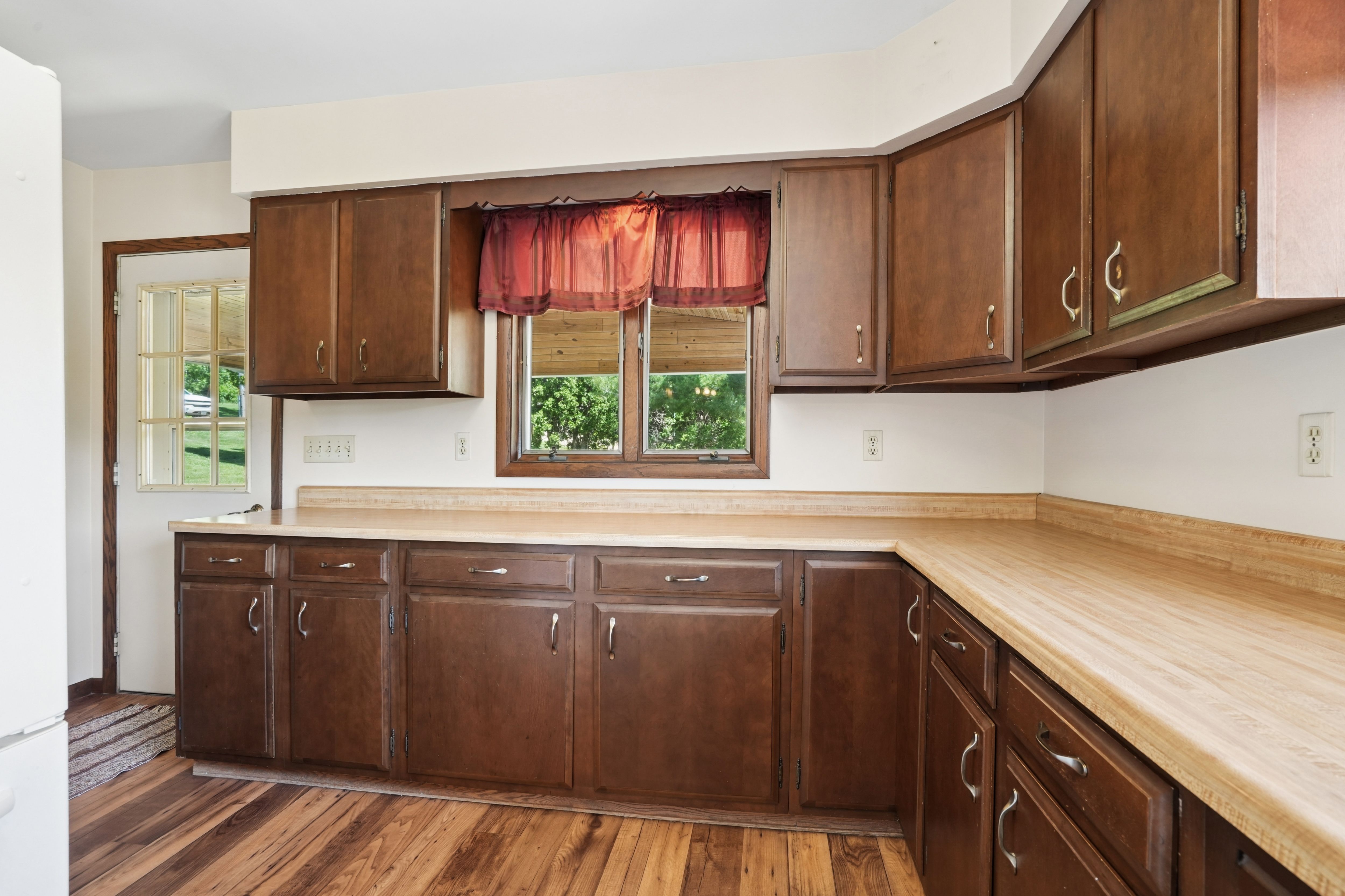 Listing Photo: 15-161_8311_Hidden_Valley_Rd