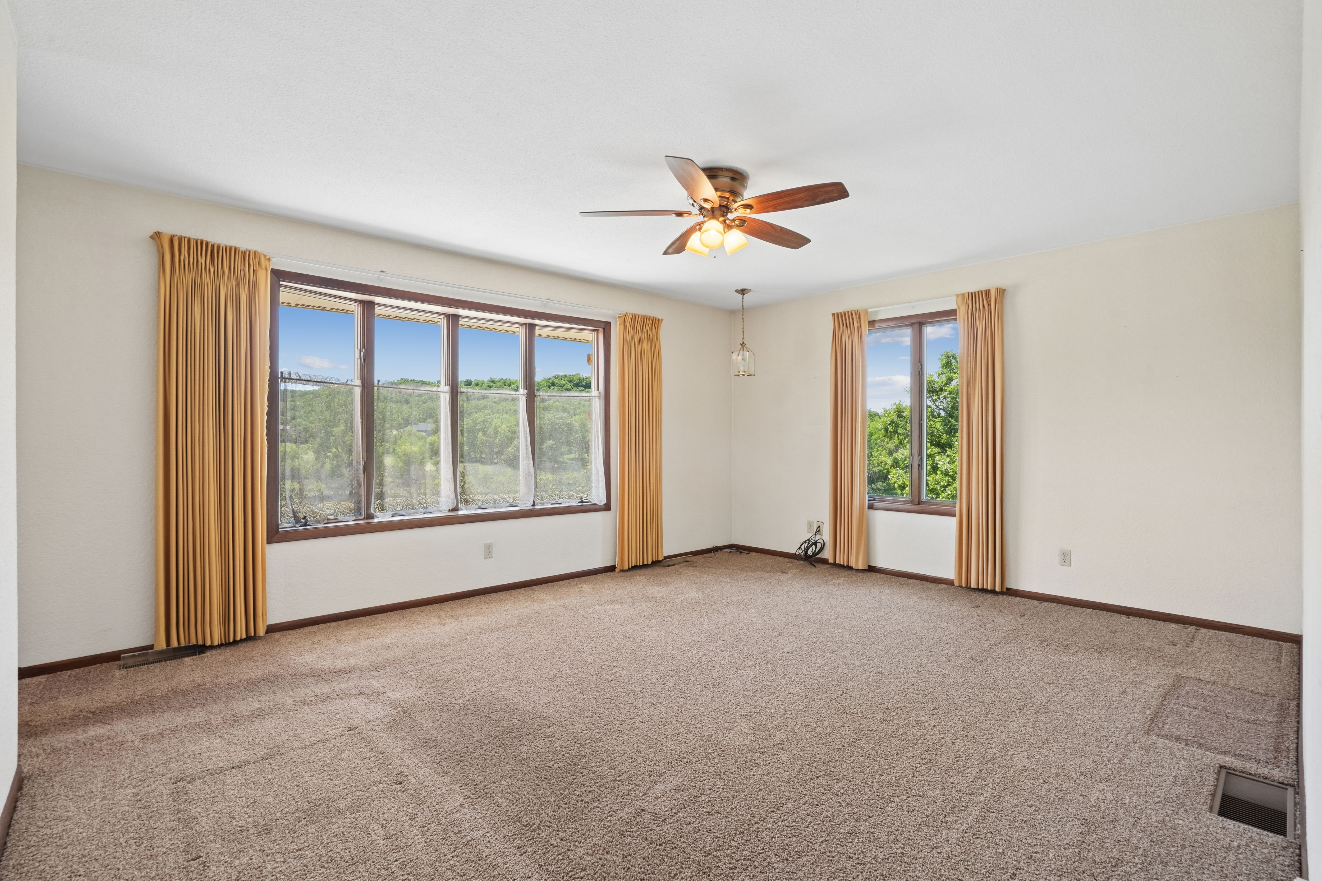 Listing Photo: 18-176_8311_Hidden_Valley_Rd